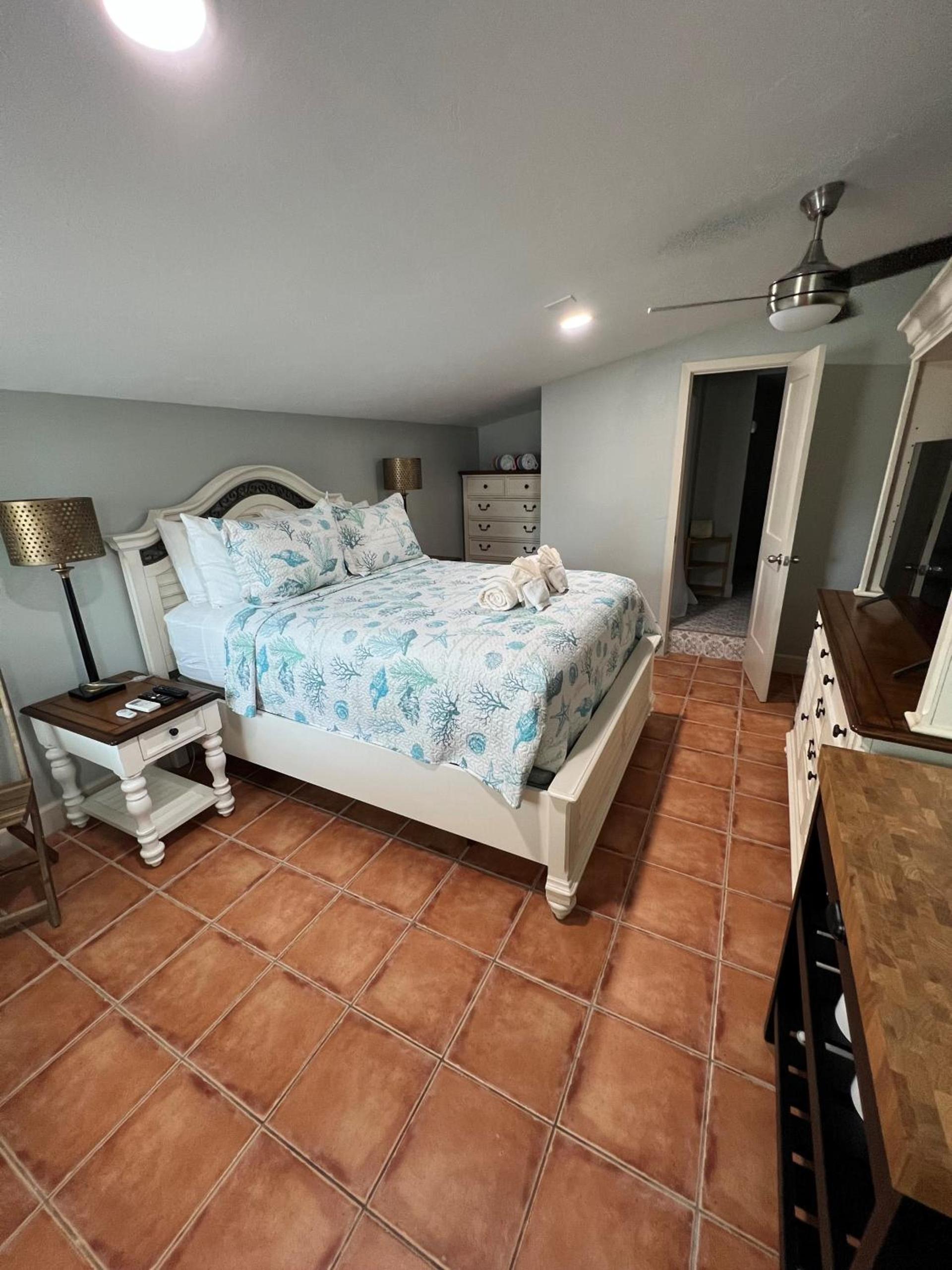 Tarpon Tale Inn photo 23