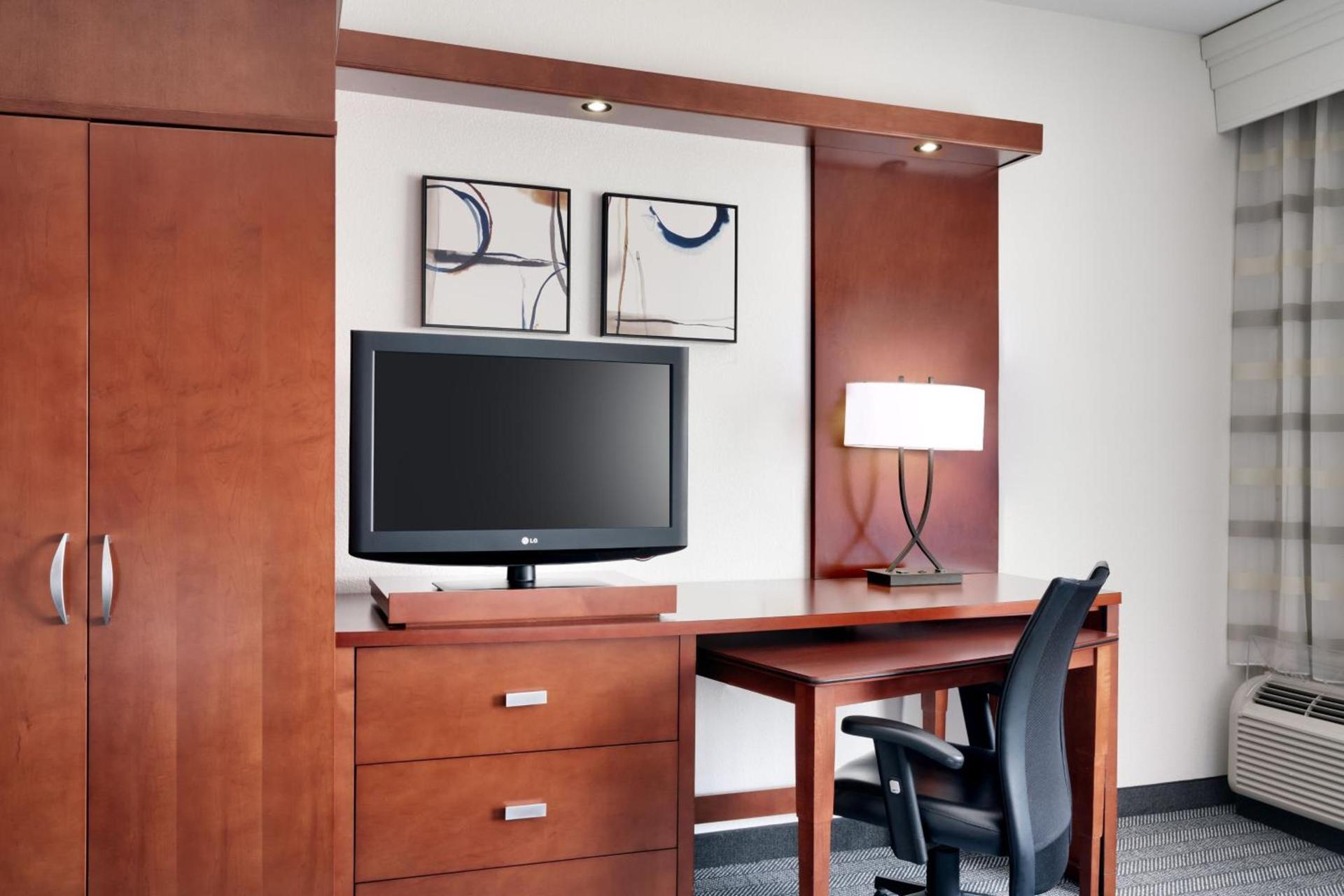 Courtyard by Marriott Houston NASA Clear Lake photo 56