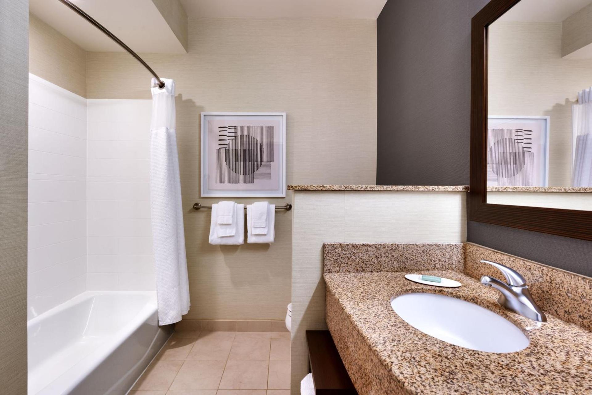 Courtyard by Marriott Houston NASA Clear Lake photo 58