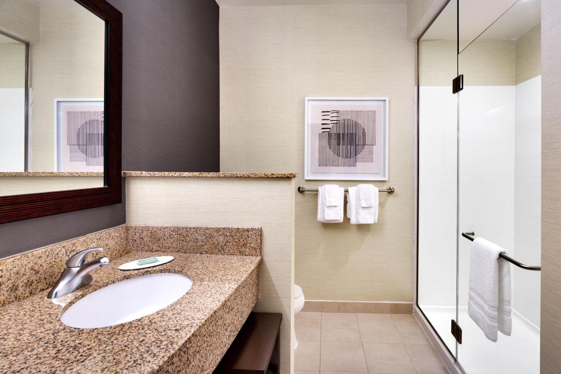 Courtyard by Marriott Houston NASA Clear Lake photo 59