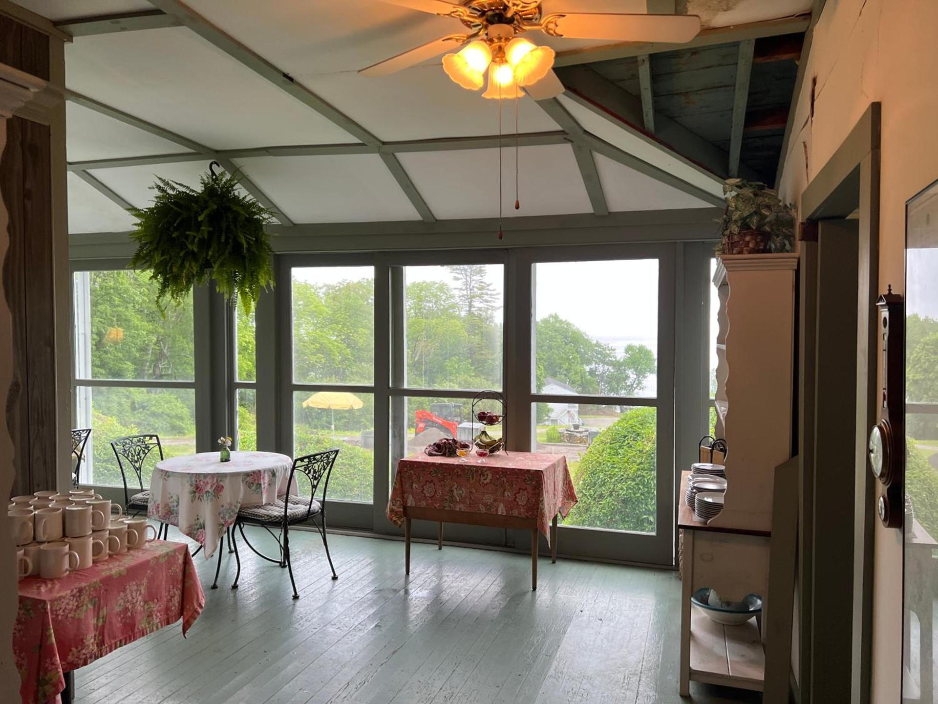 High Tide Inn on the Ocean, Motel and Cottages photo 68