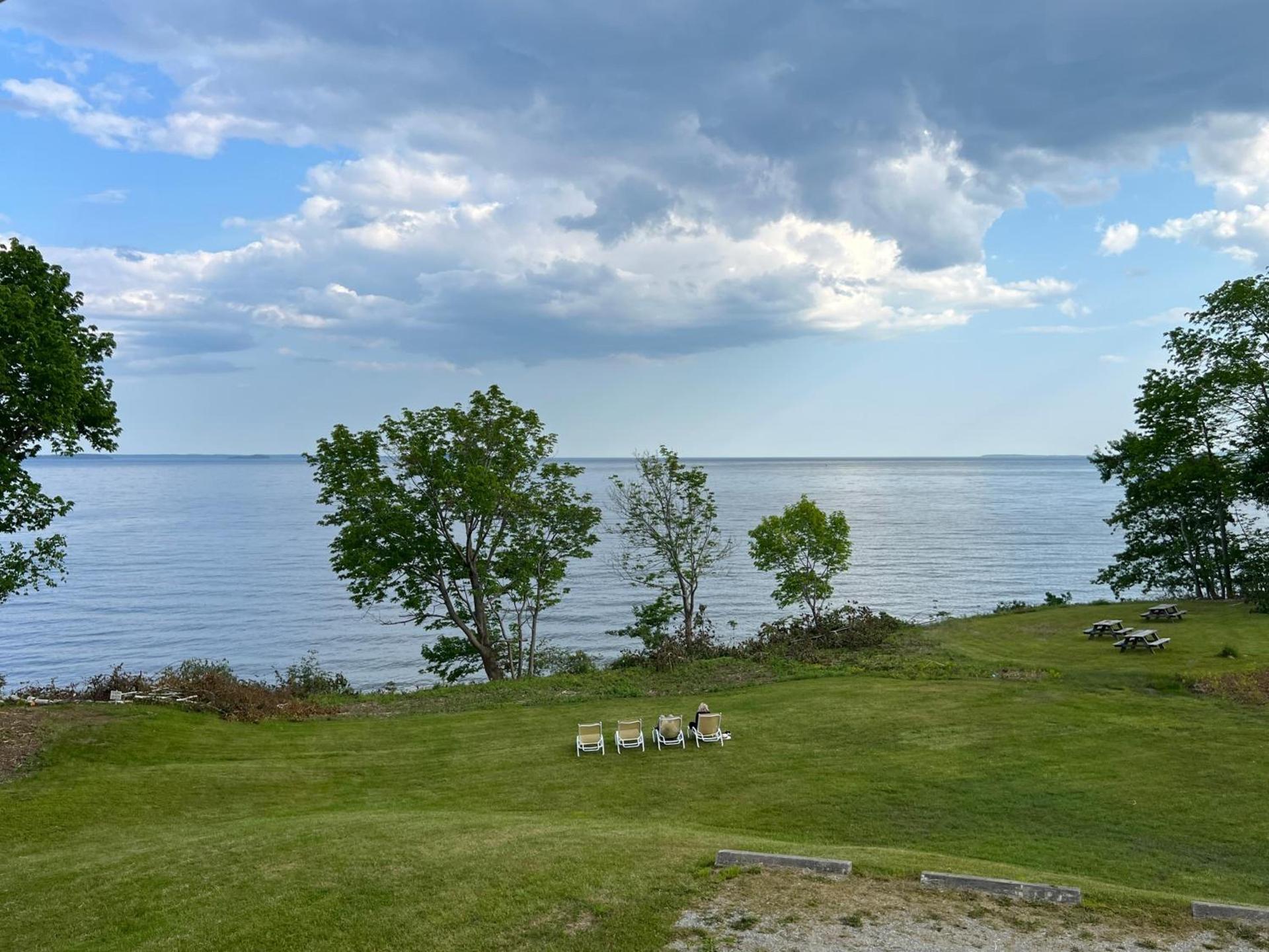 High Tide Inn on the Ocean, Motel and Cottages photo 69