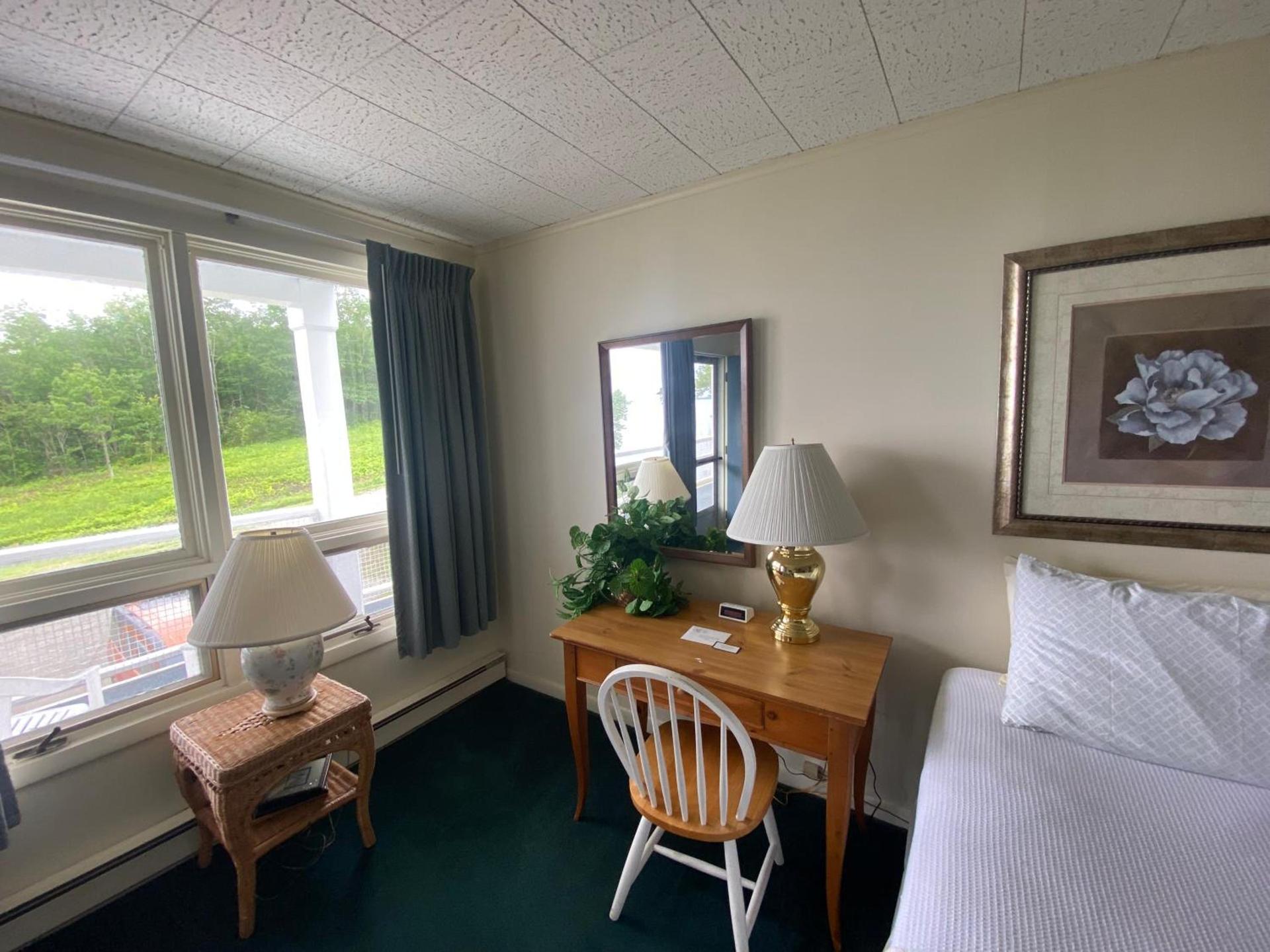 High Tide Inn on the Ocean, Motel and Cottages photo 79