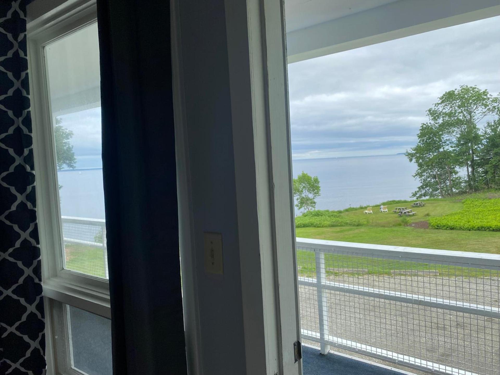 High Tide Inn on the Ocean, Motel and Cottages photo 83