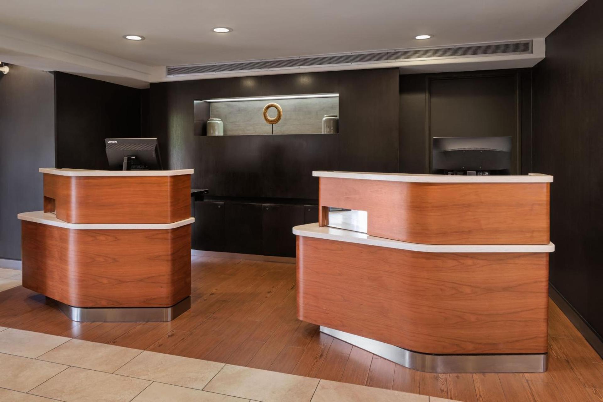 Courtyard by Marriott San Diego Del Mar/Solana Beach photo 6