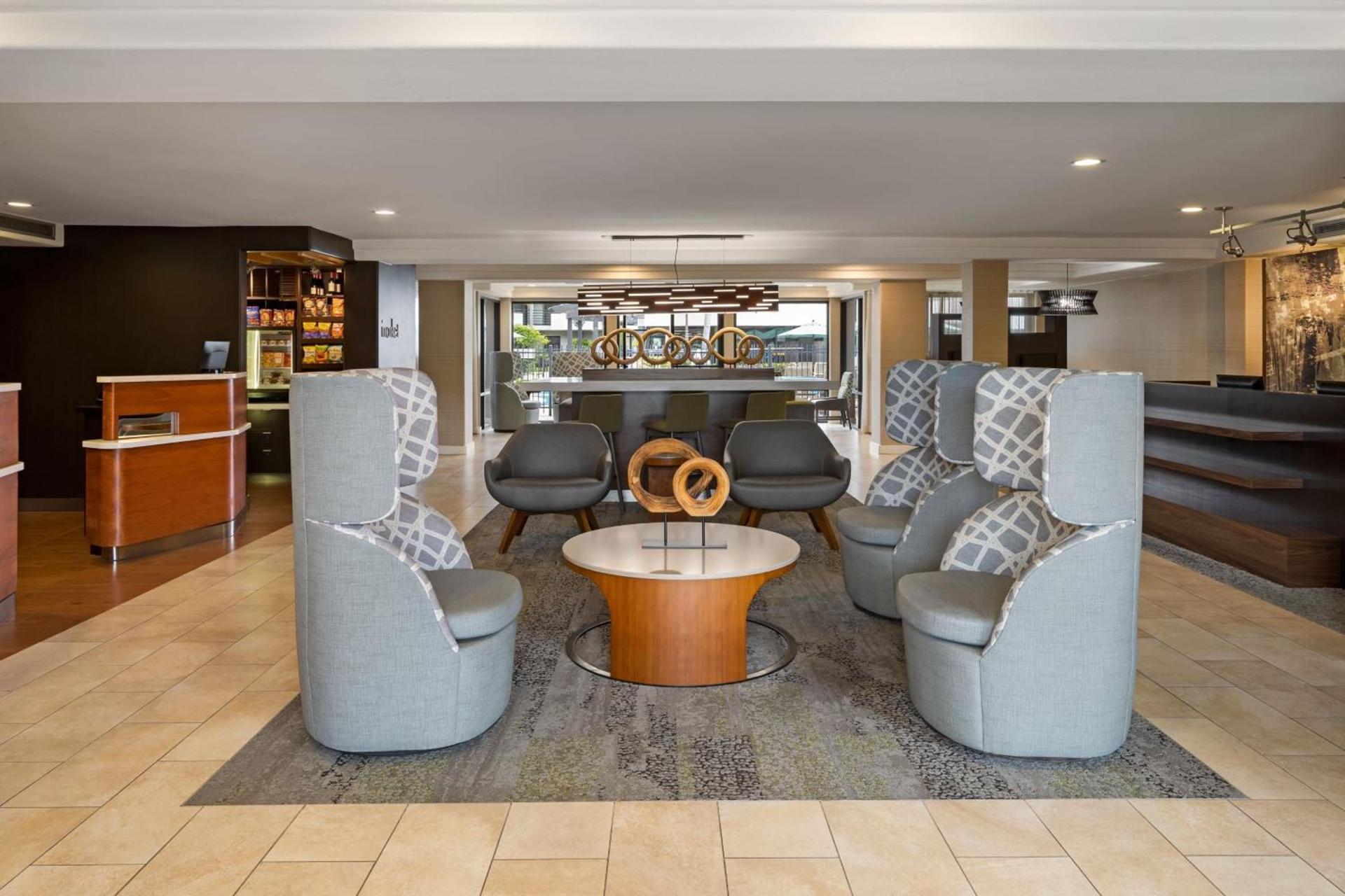 Courtyard by Marriott San Diego Del Mar/Solana Beach photo 9
