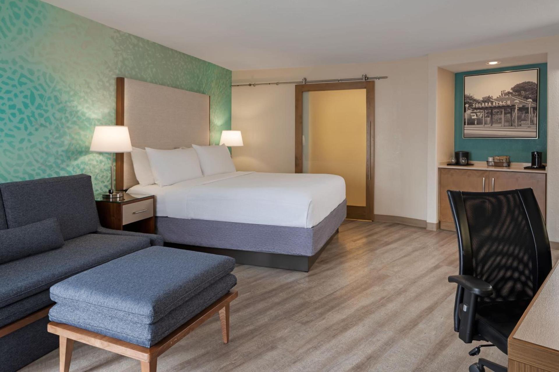 Courtyard by Marriott San Diego Del Mar/Solana Beach photo 34