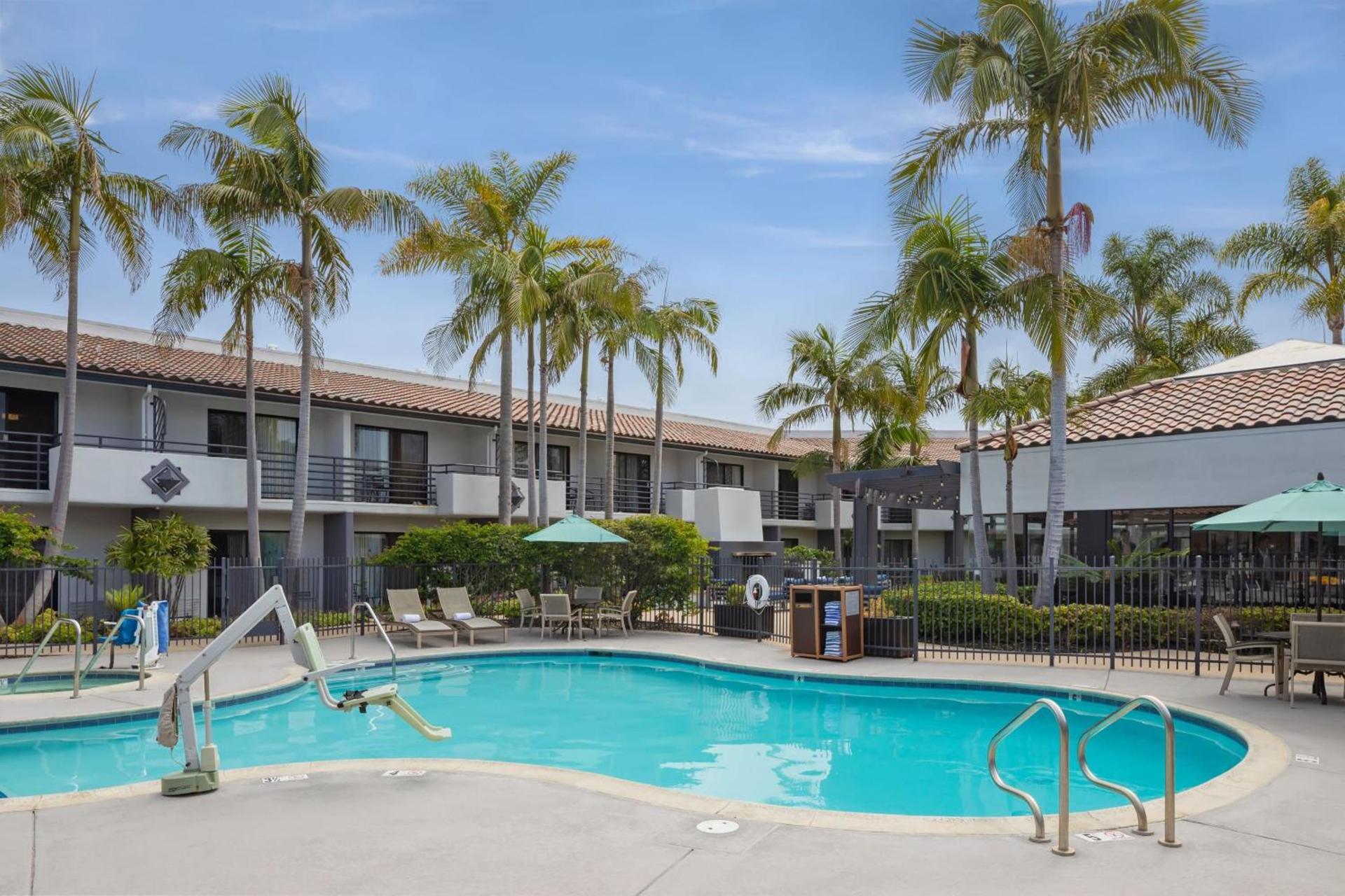 Courtyard by Marriott San Diego Del Mar/Solana Beach photo 69