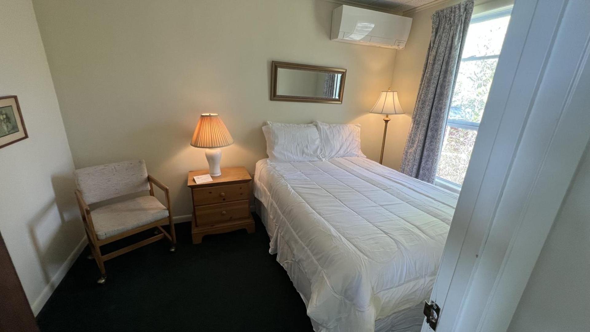 High Tide Inn on the Ocean, Motel and Cottages photo 93