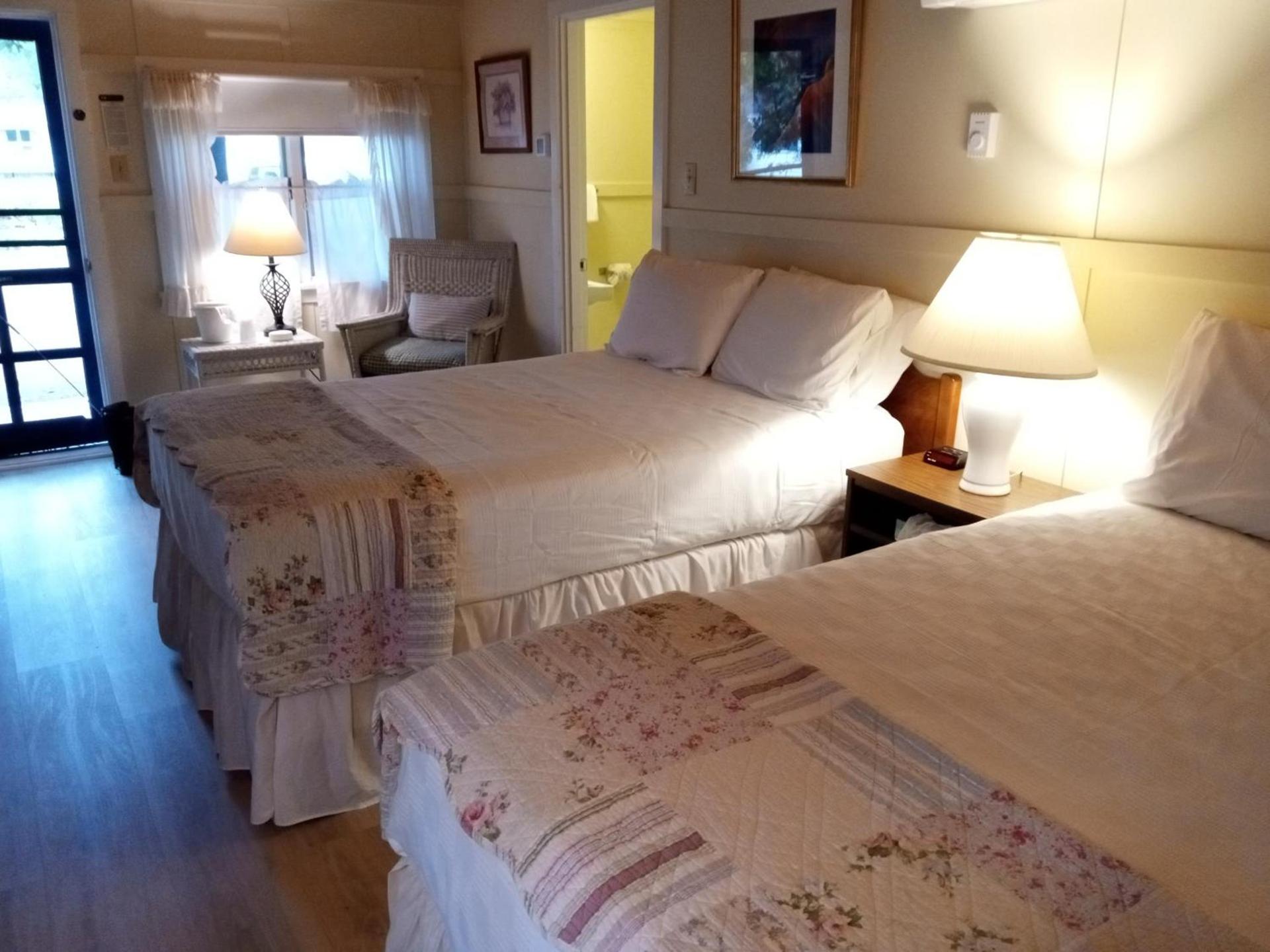 High Tide Inn on the Ocean, Motel and Cottages photo 30