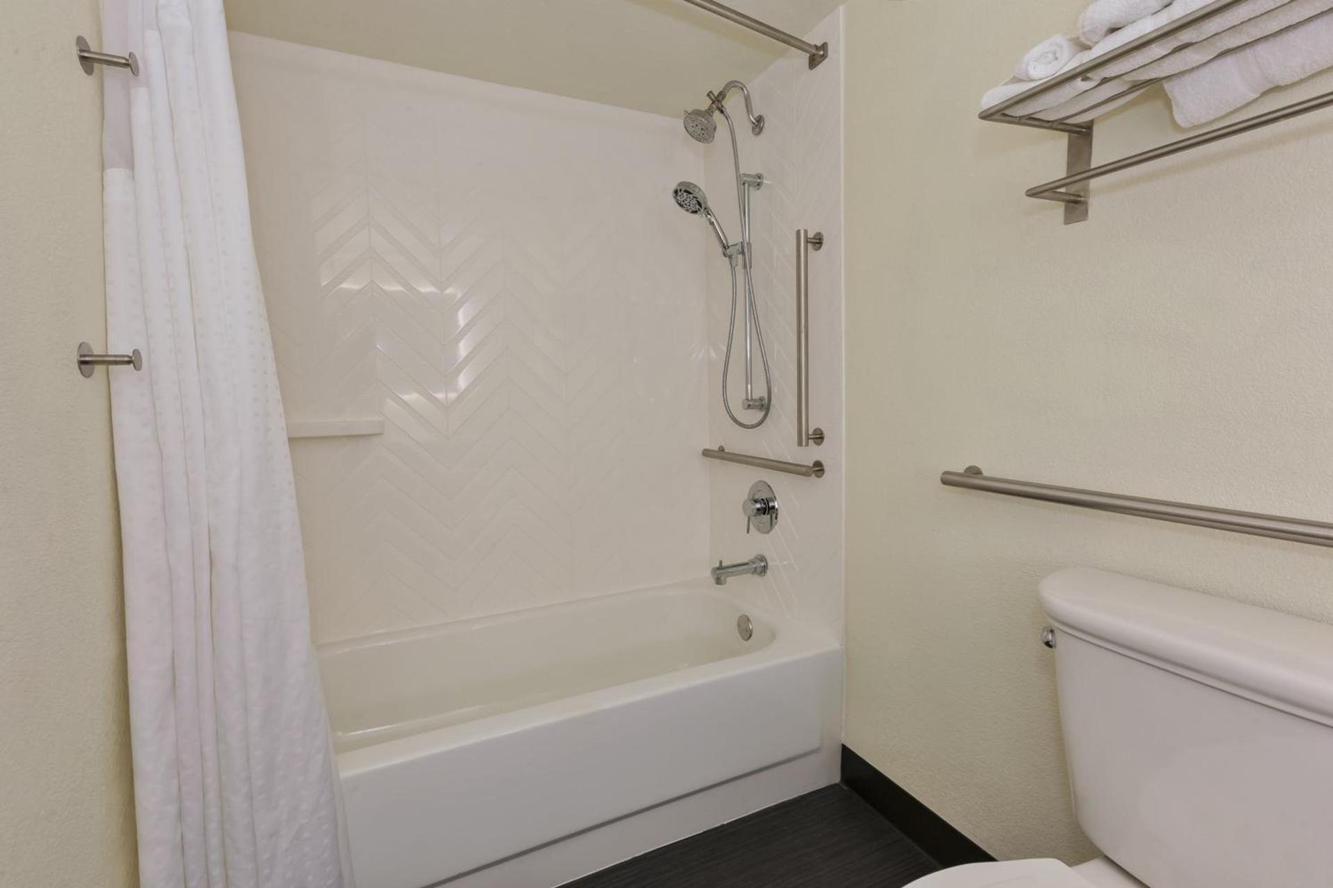 Holiday Inn Morgantown - Reading Area by IHG photo 62
