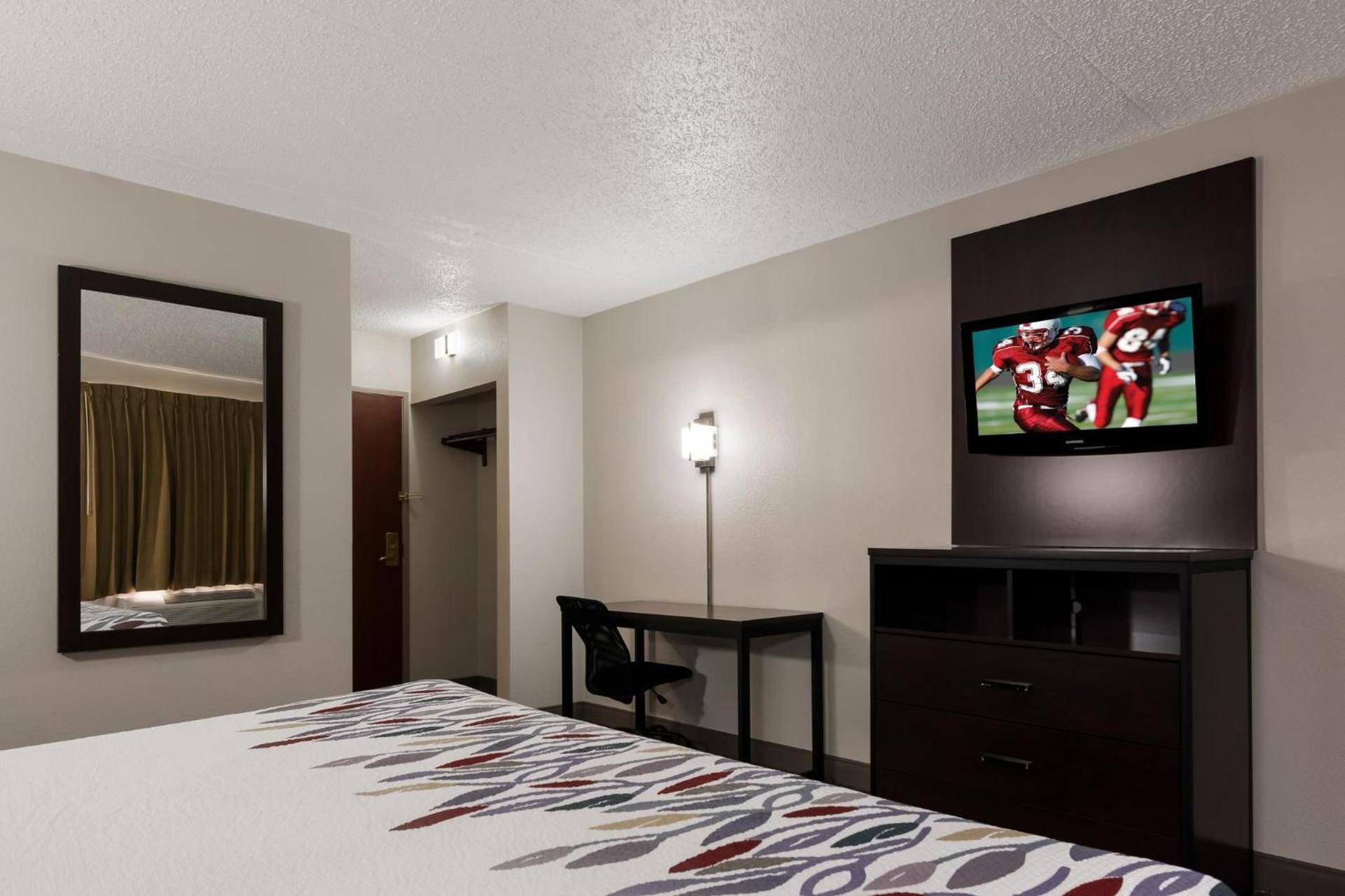 Red Roof Inn Hartford- New Britain photo 27