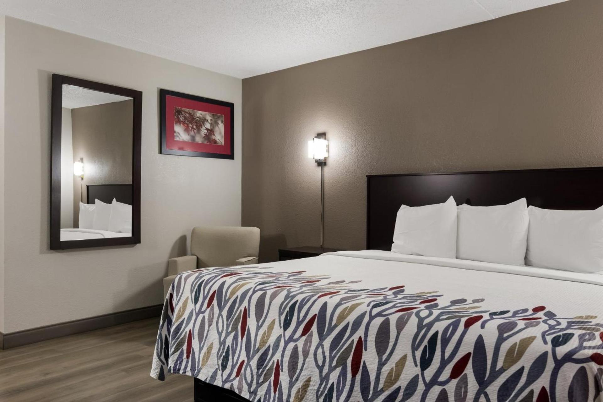 Red Roof Inn Hartford- New Britain photo 30