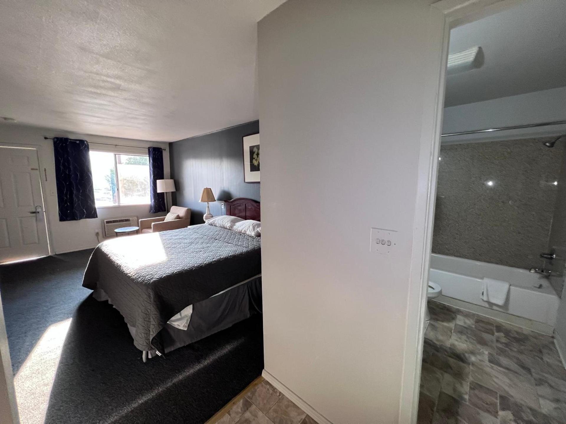 BIGGS NU-VU MOTEL photo 35