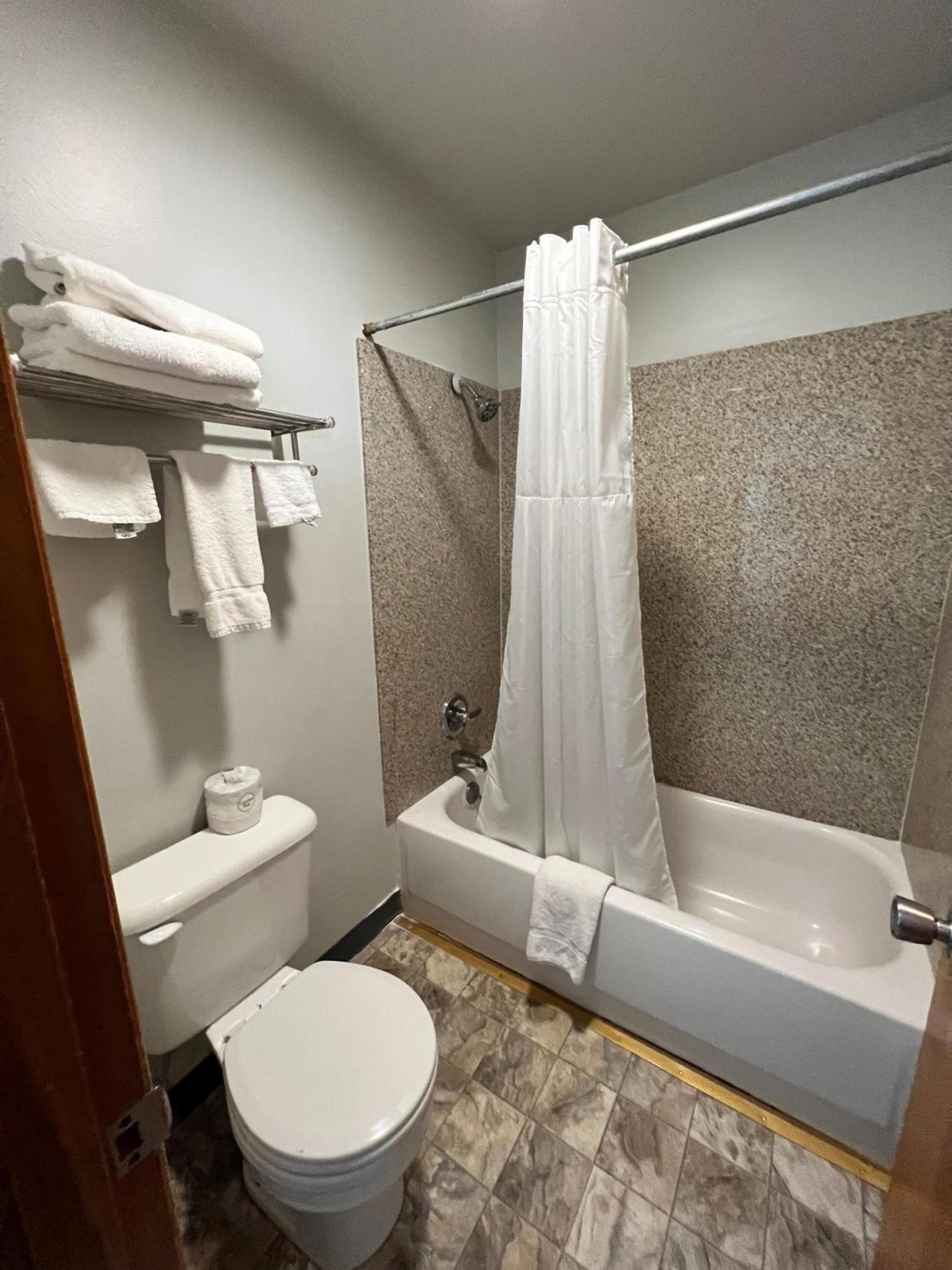 BIGGS NU-VU MOTEL photo 20