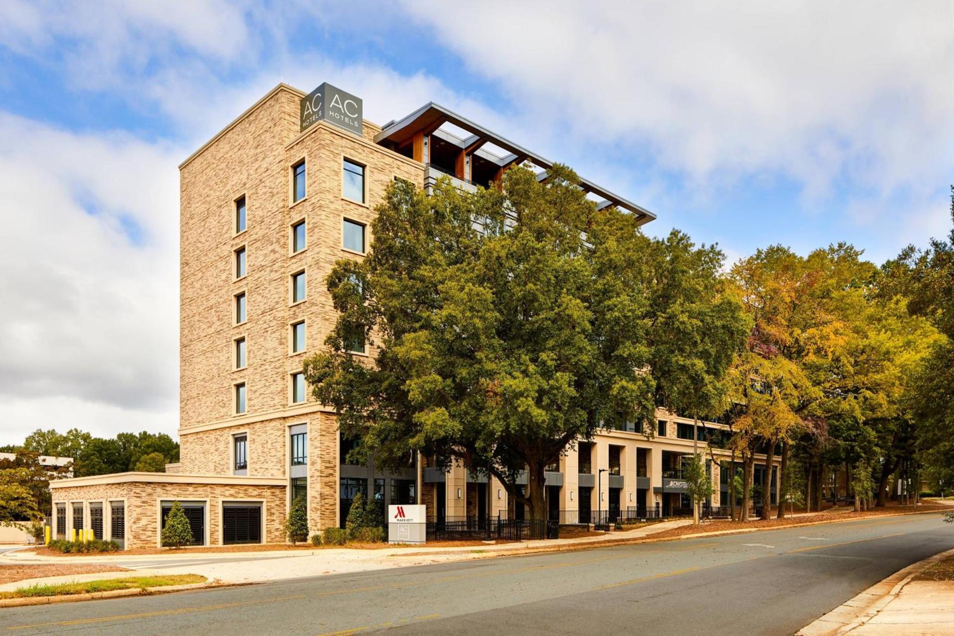 AC Hotel by Marriott Charlotte SouthPark photo 4