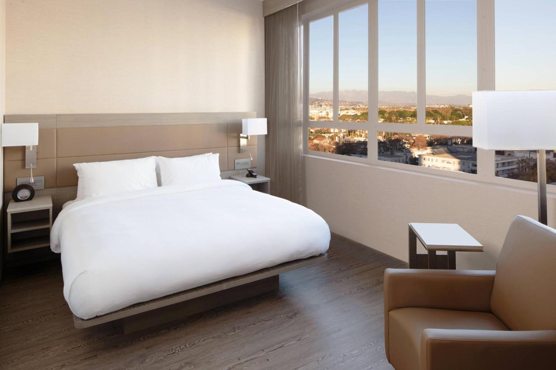 AC Hotel by Marriott Beverly Hills photo 15