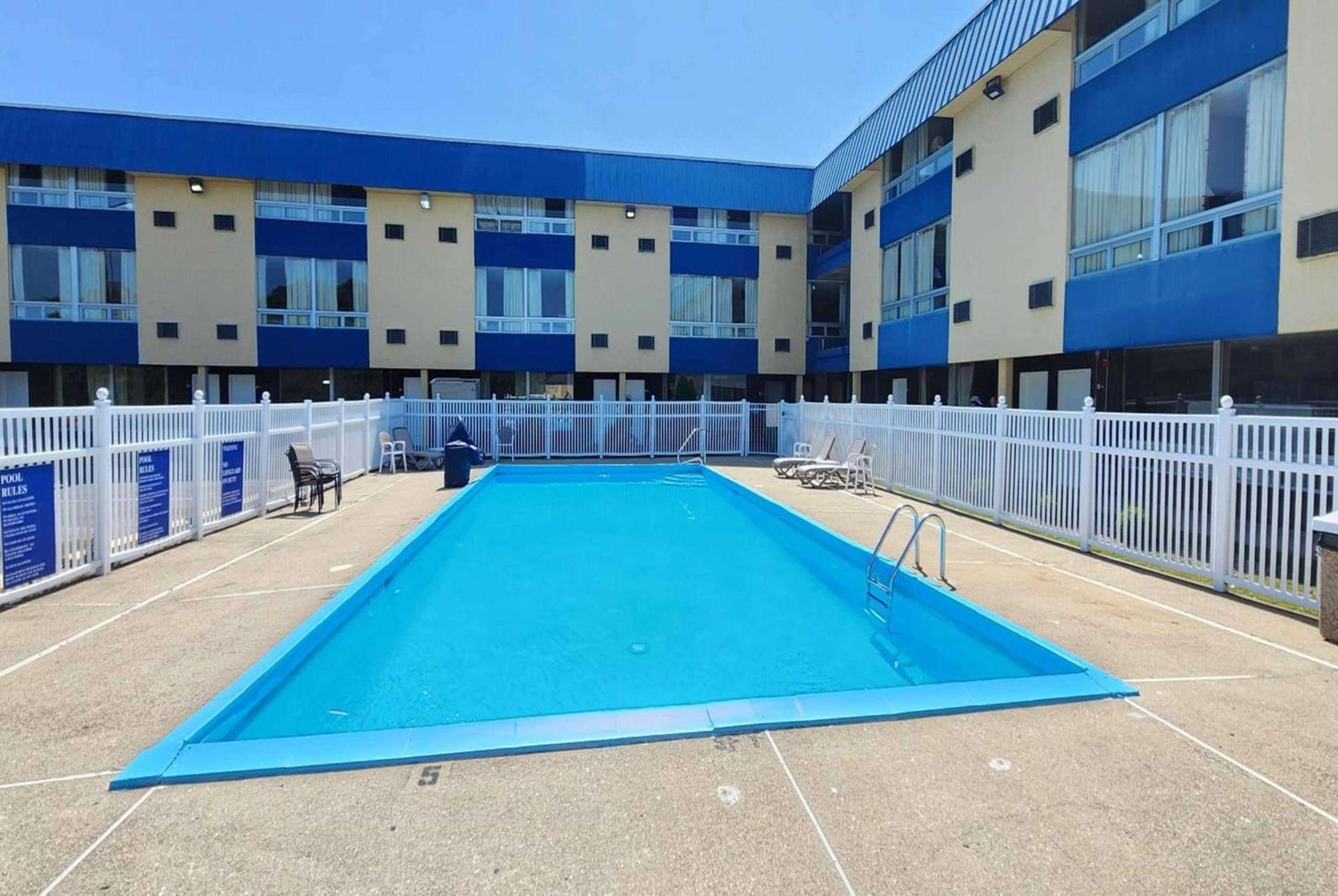 Days Inn by Wyndham Fort Wright Cincinnati Area photo 3