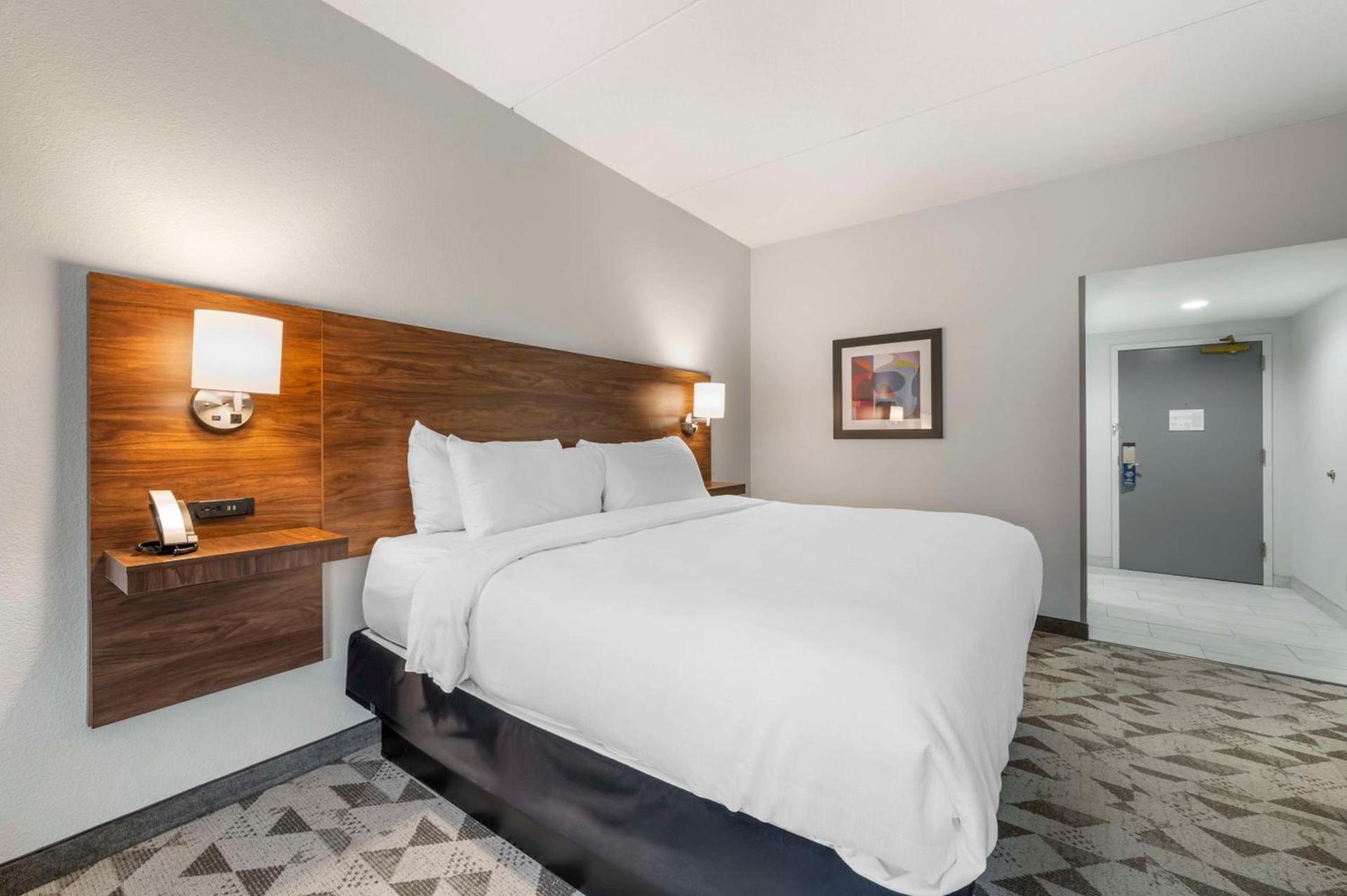 Best Western Plus Harrisonburg photo 18