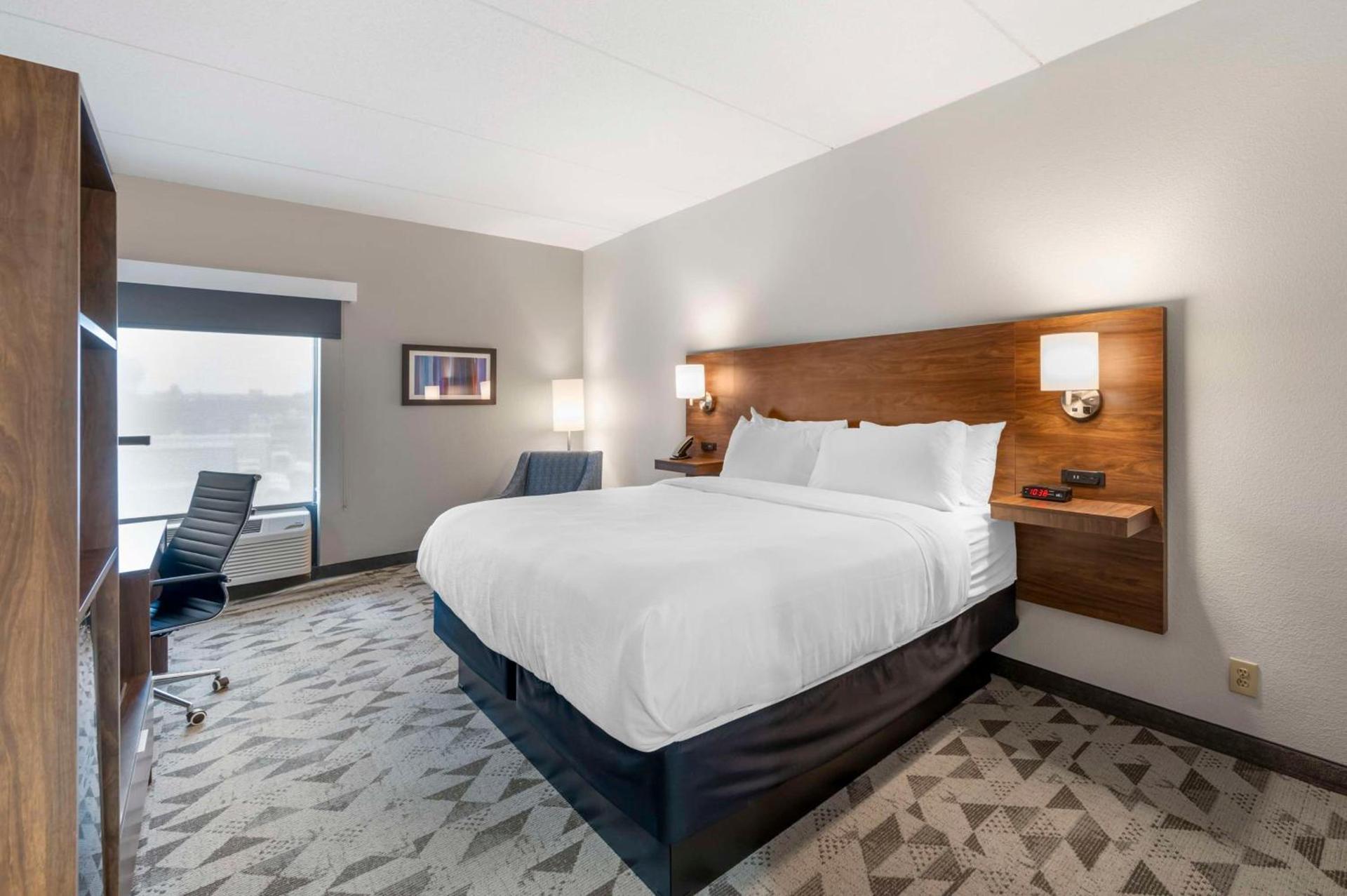 Best Western Plus Harrisonburg photo 19