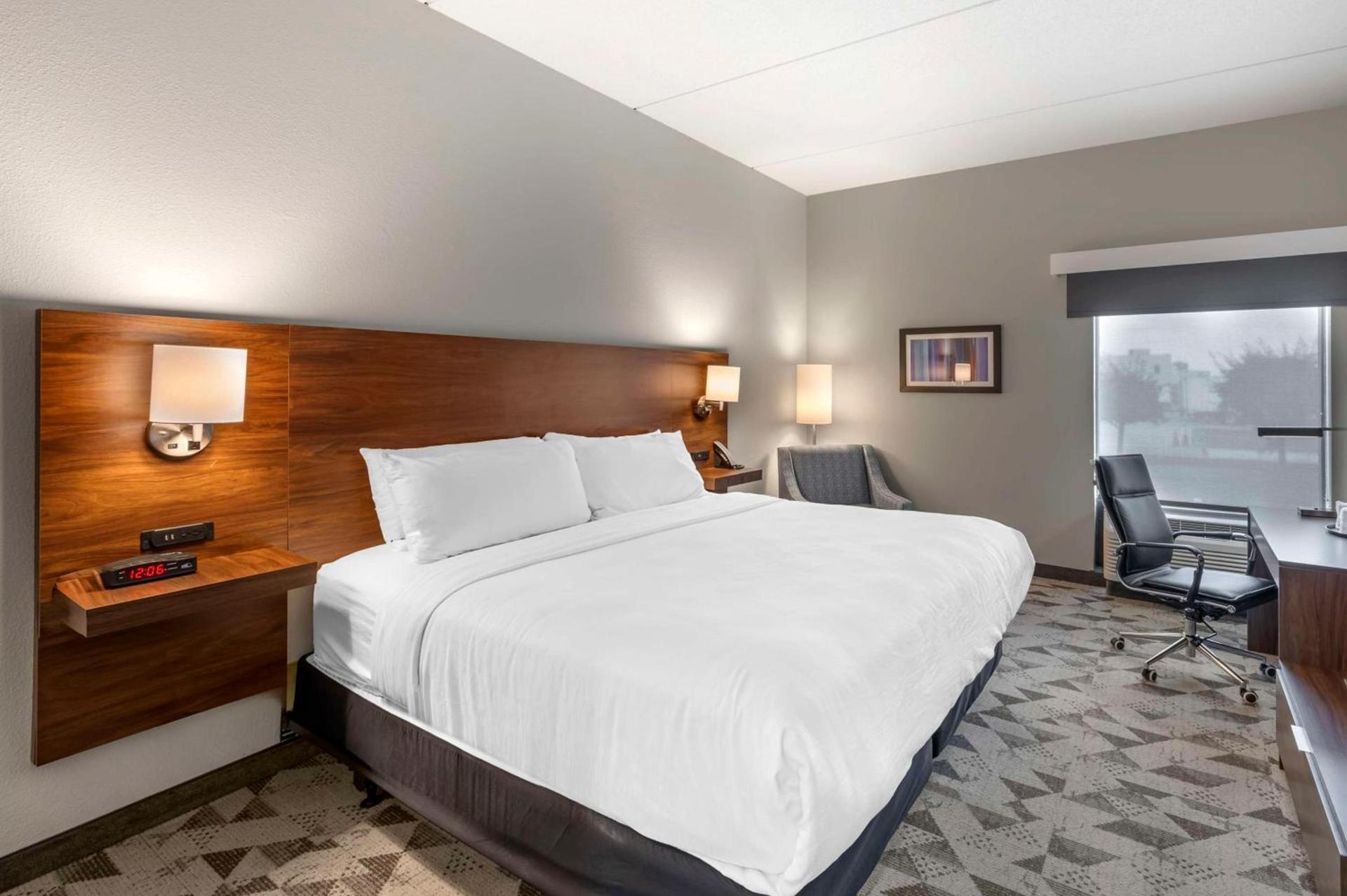 Best Western Plus Harrisonburg photo 22