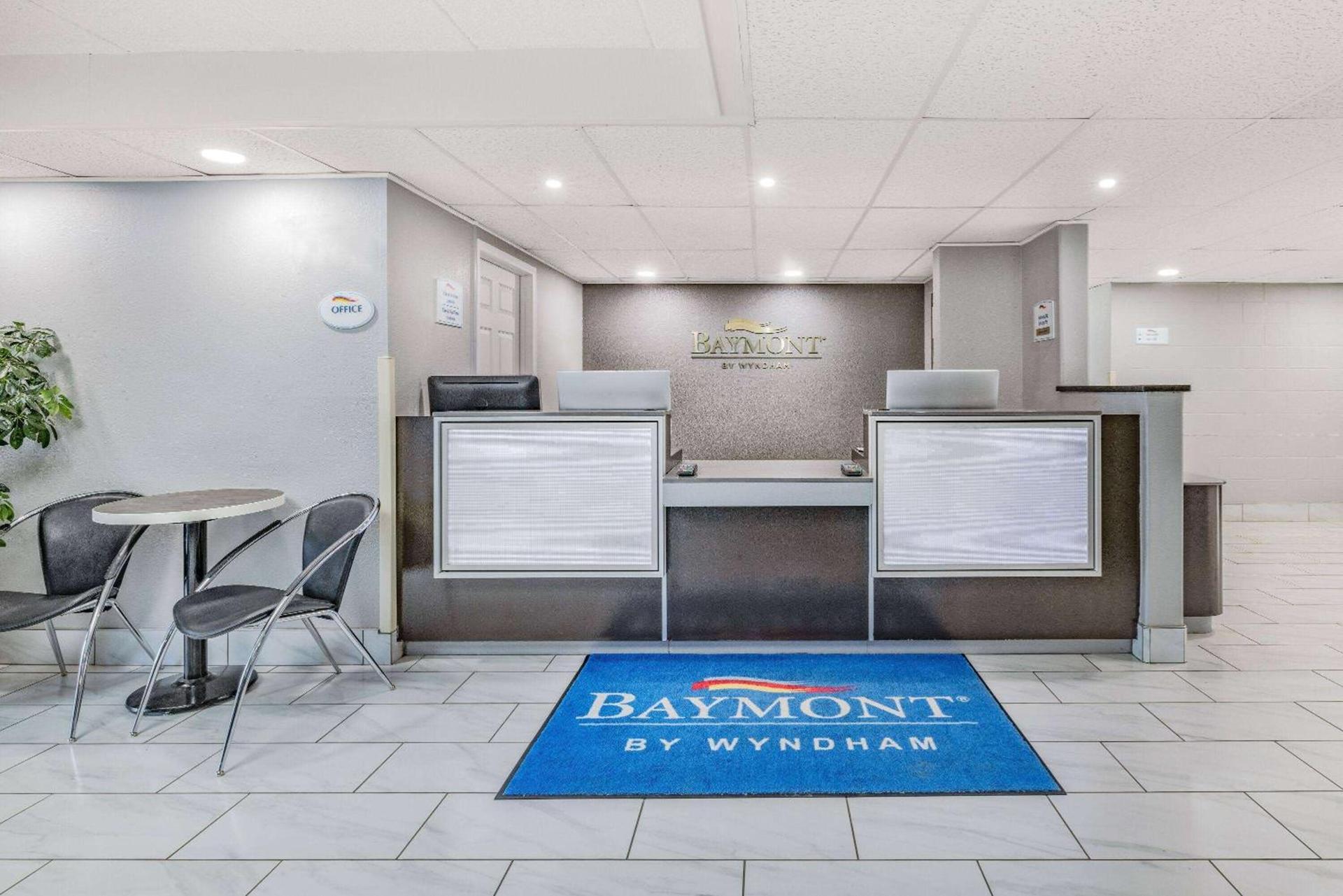 Baymont by Wyndham Gillette photo 4