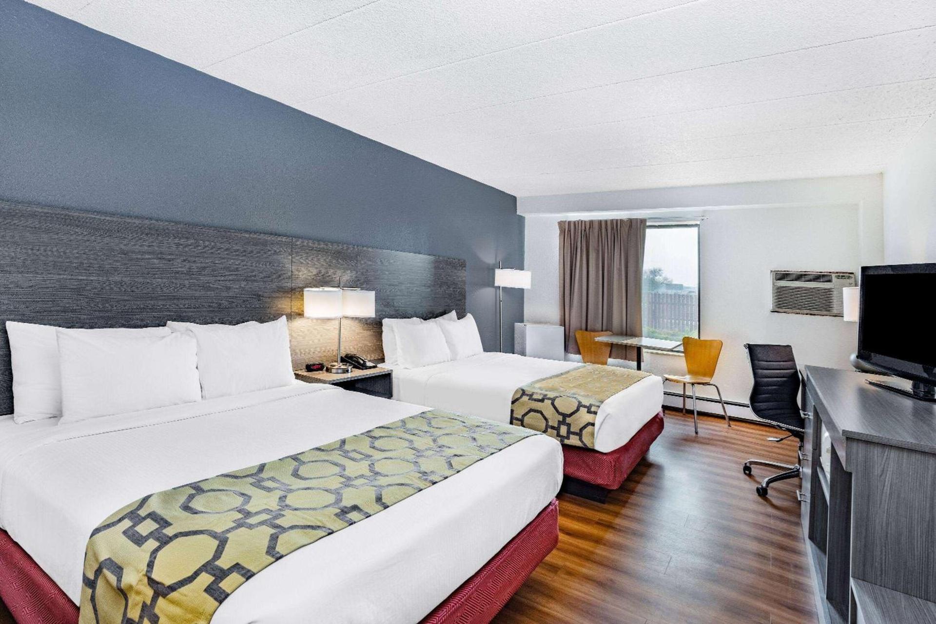 Baymont by Wyndham Gillette photo 11