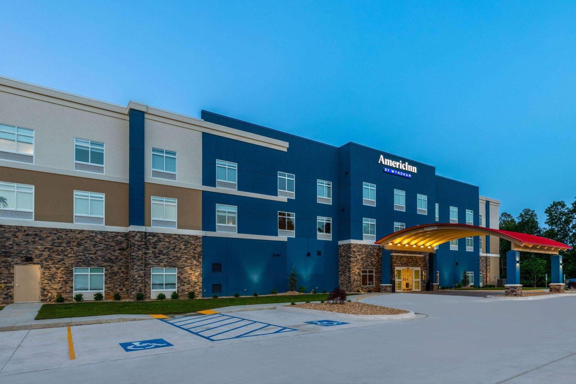 AmericInn by Wyndham Mountain Home photo 2