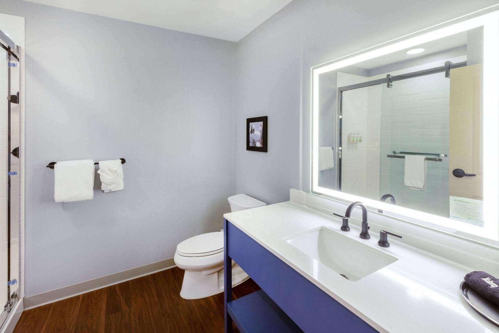 AmericInn by Wyndham Mountain Home photo 14