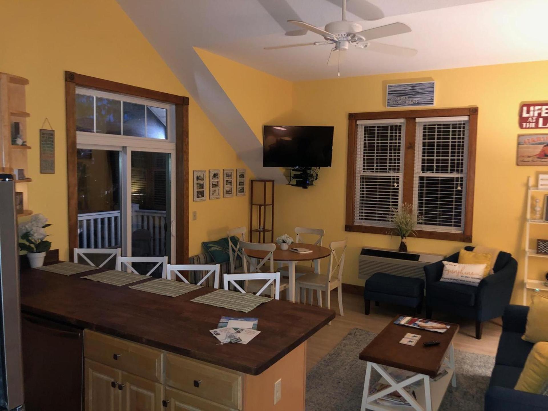 Lakeside Suites photo 9