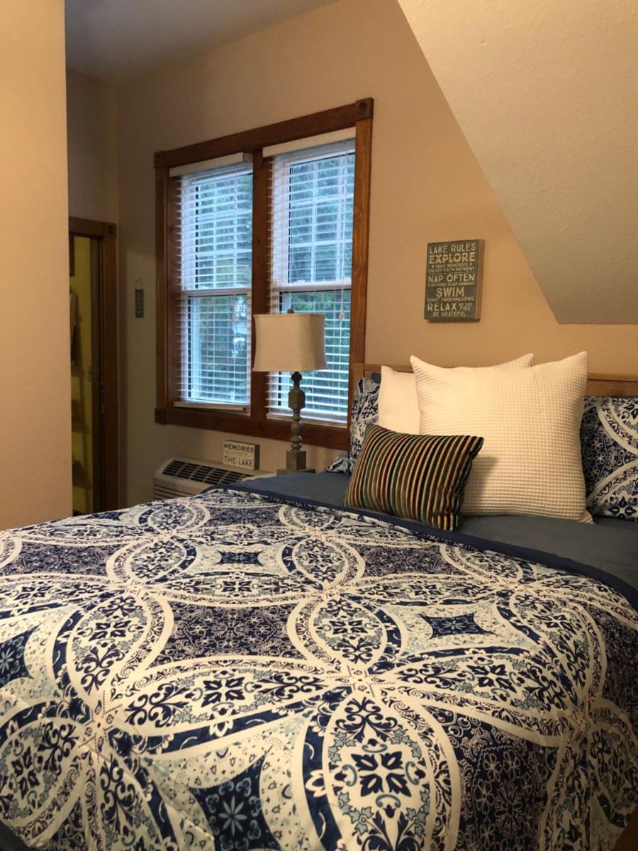 Lakeside Suites photo 12