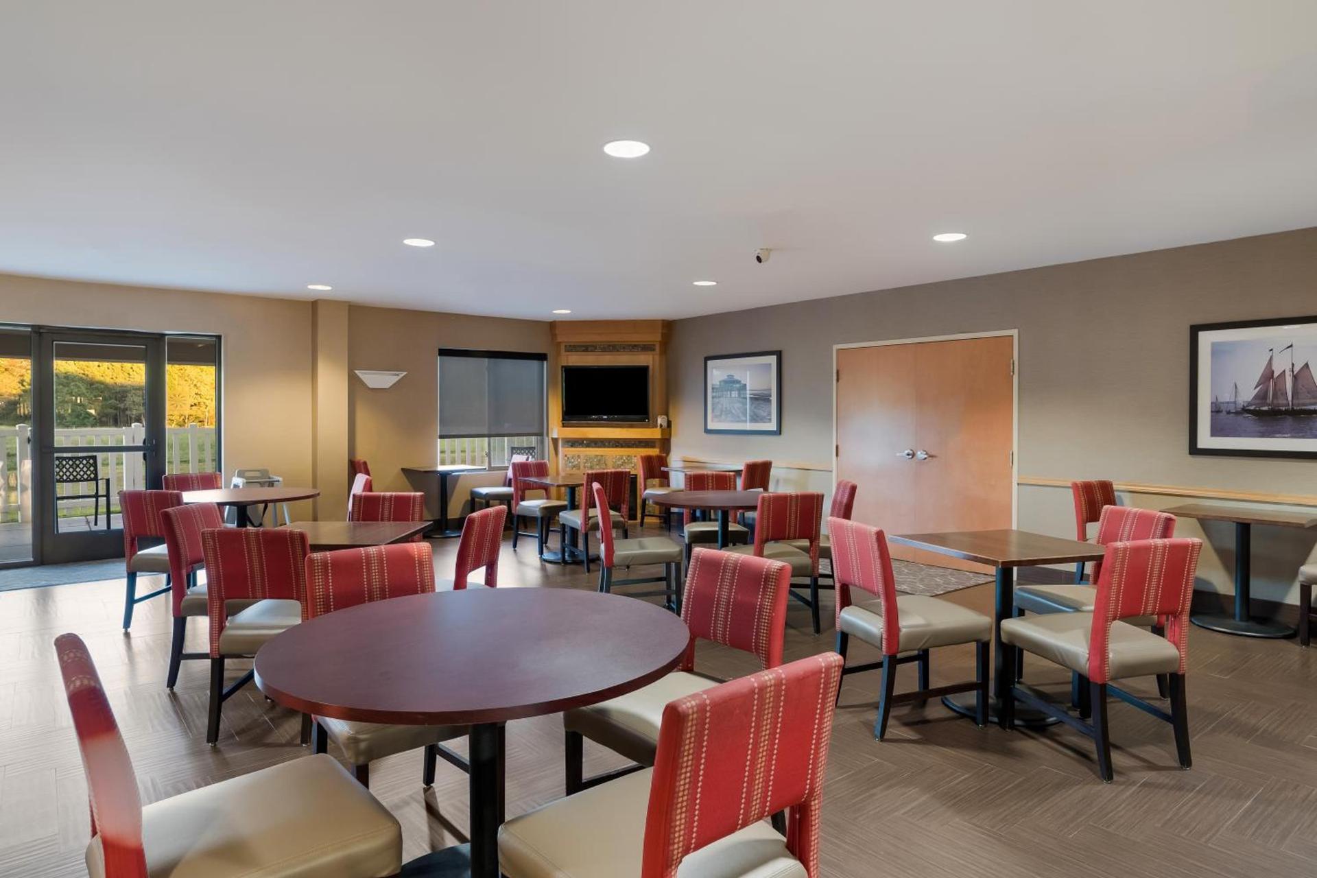 Comfort Suites Suffolk - Chesapeake photo 25