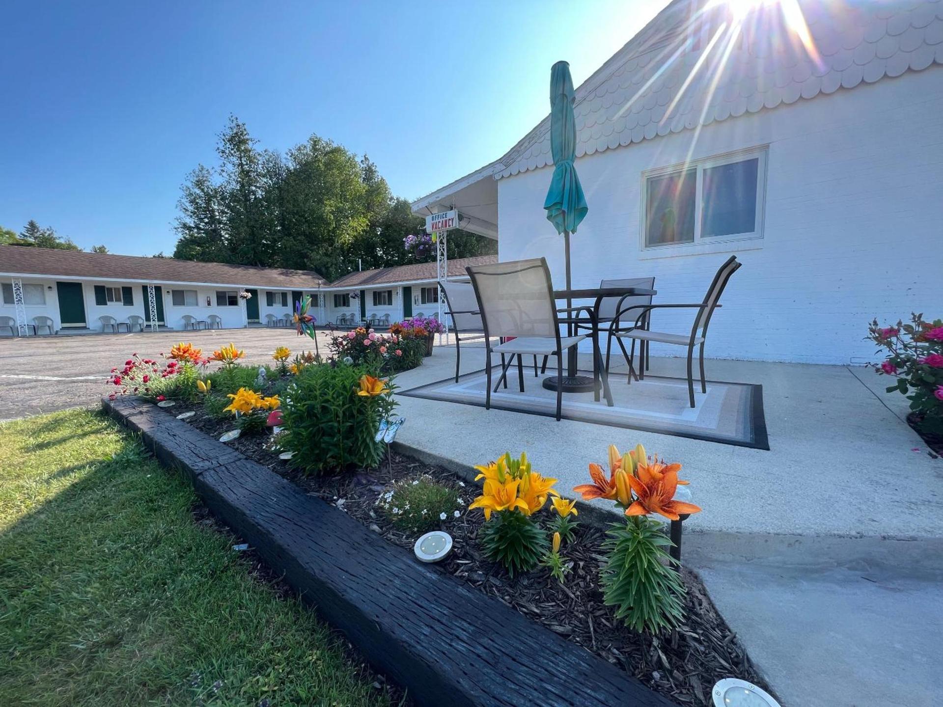 Cedars Motel photo 2