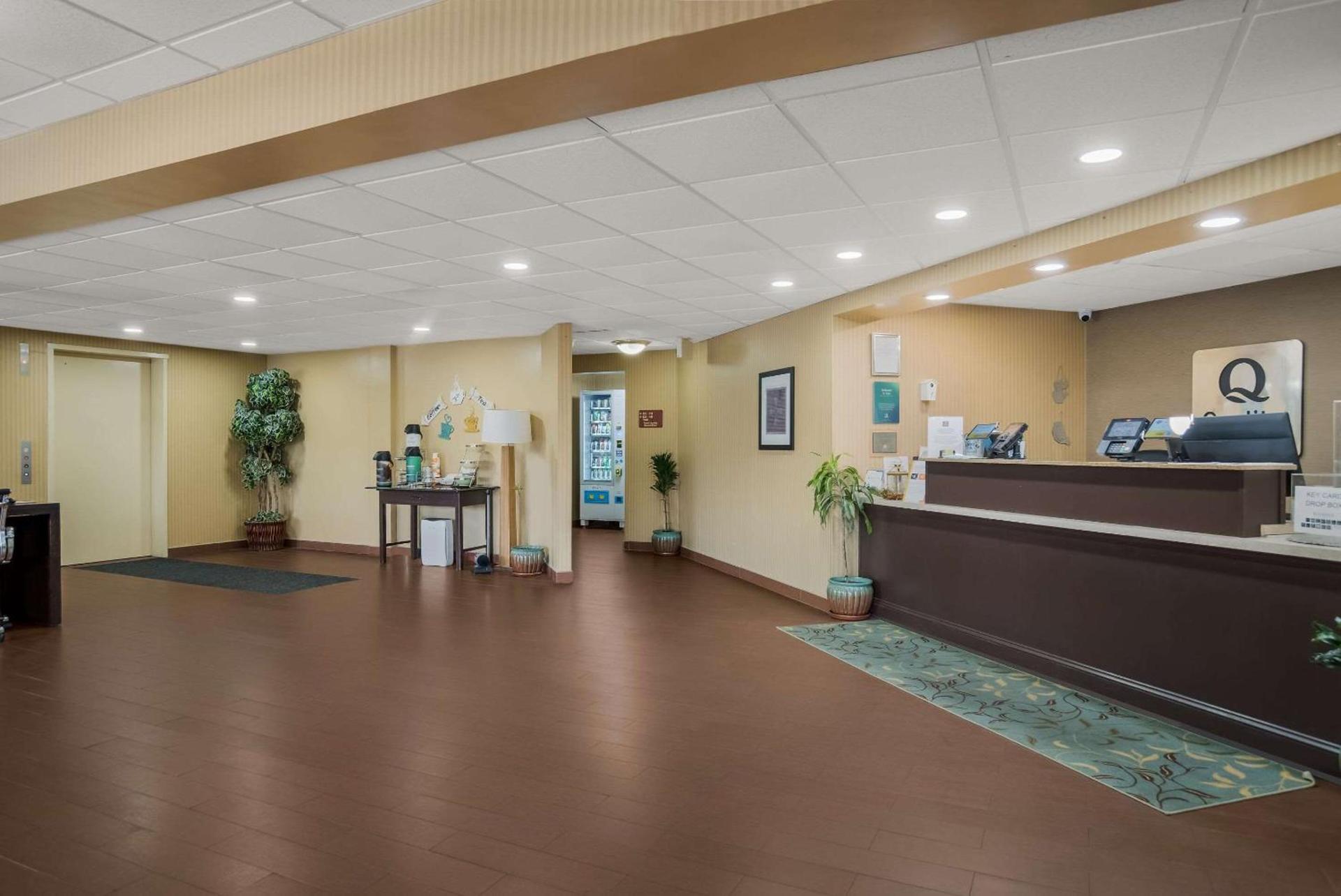 Quality Inn & Suites Chambersburg Northeast photo 3