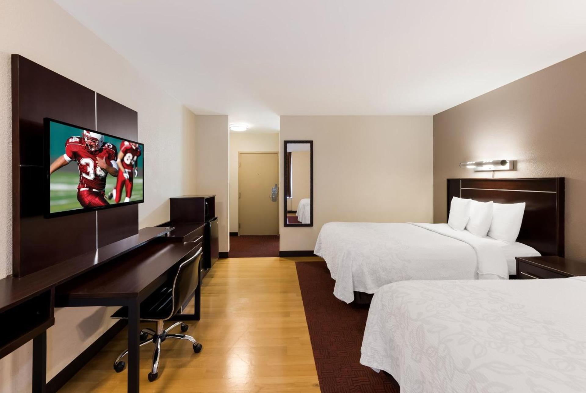 Red Roof Inn PLUS+ Columbus Downtown - Convention Center photo 32
