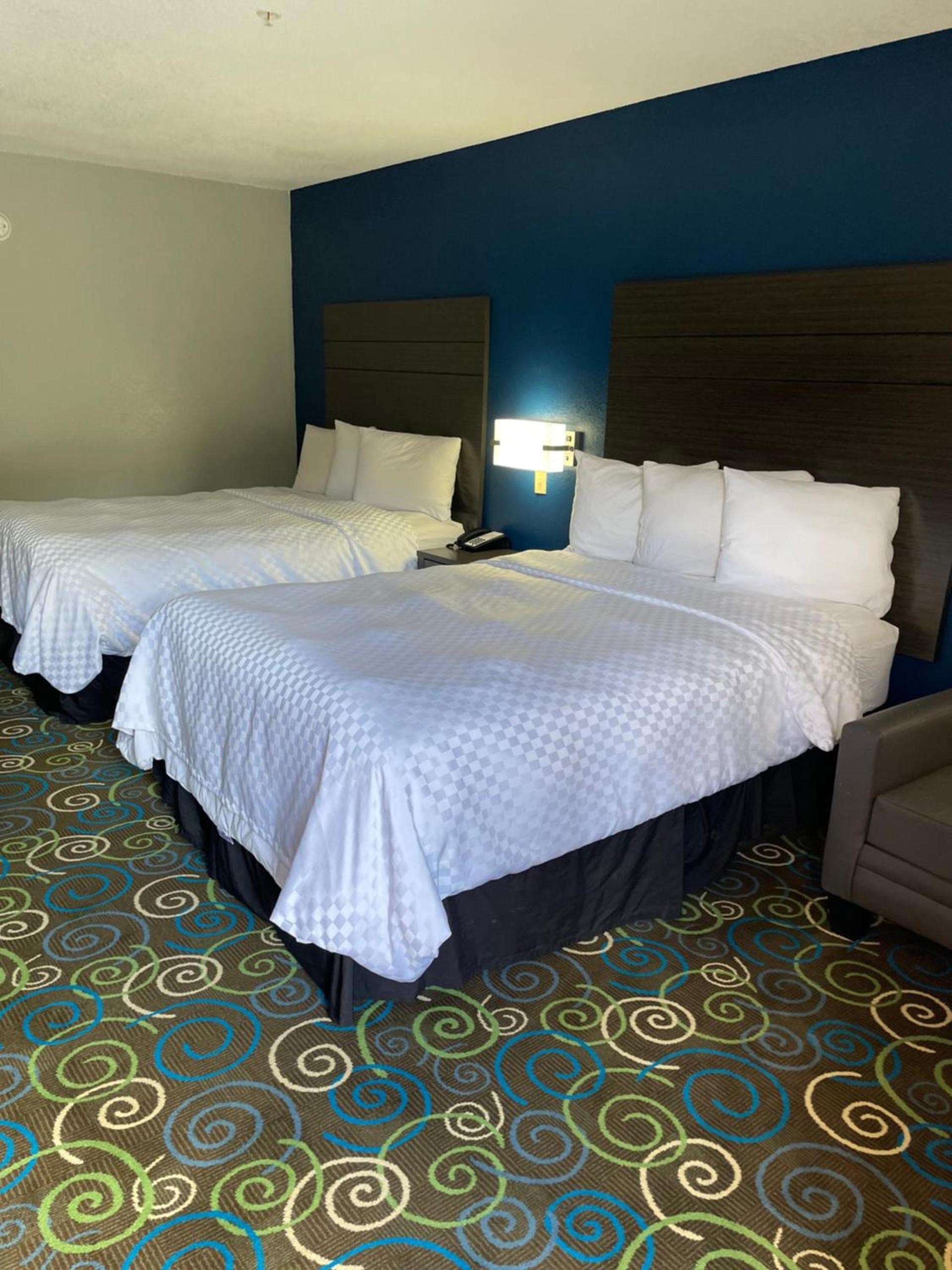 Clairmont Inn & Suites - Warren photo 30