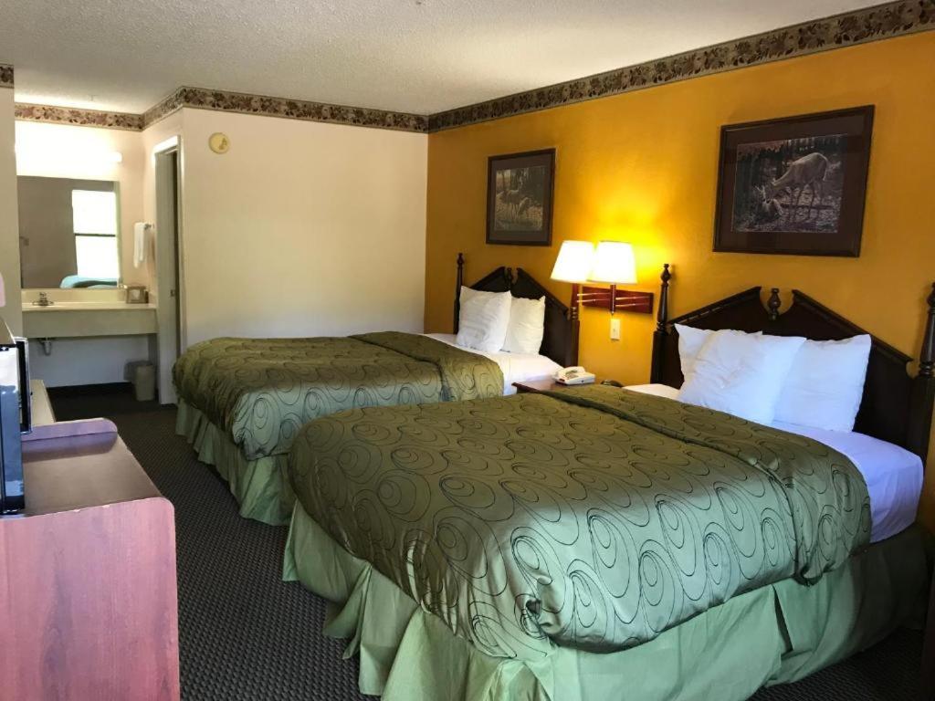 Clairmont Inn & Suites - Warren photo 19