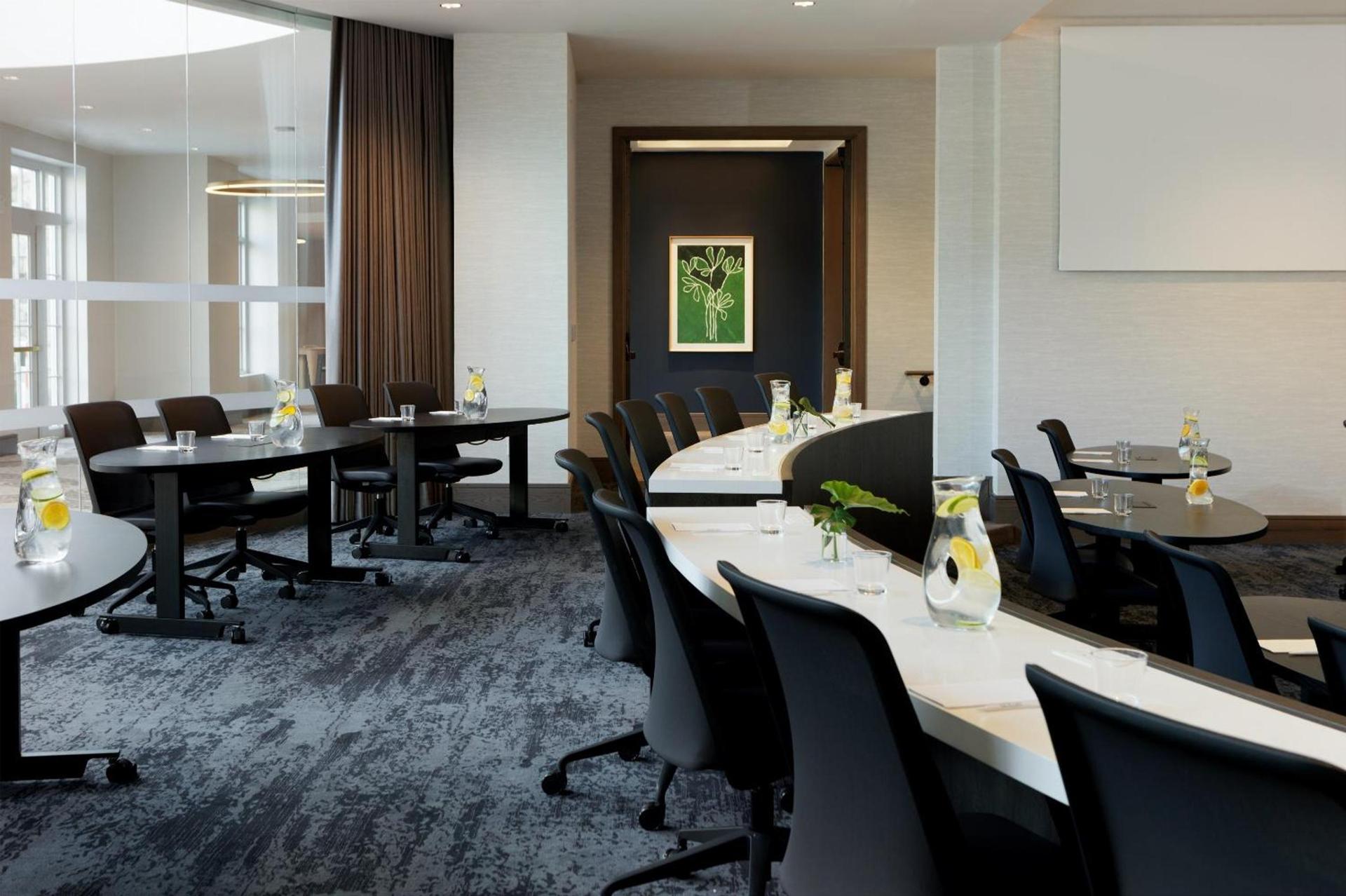 Kimpton - The Forum Hotel by IHG photo 35