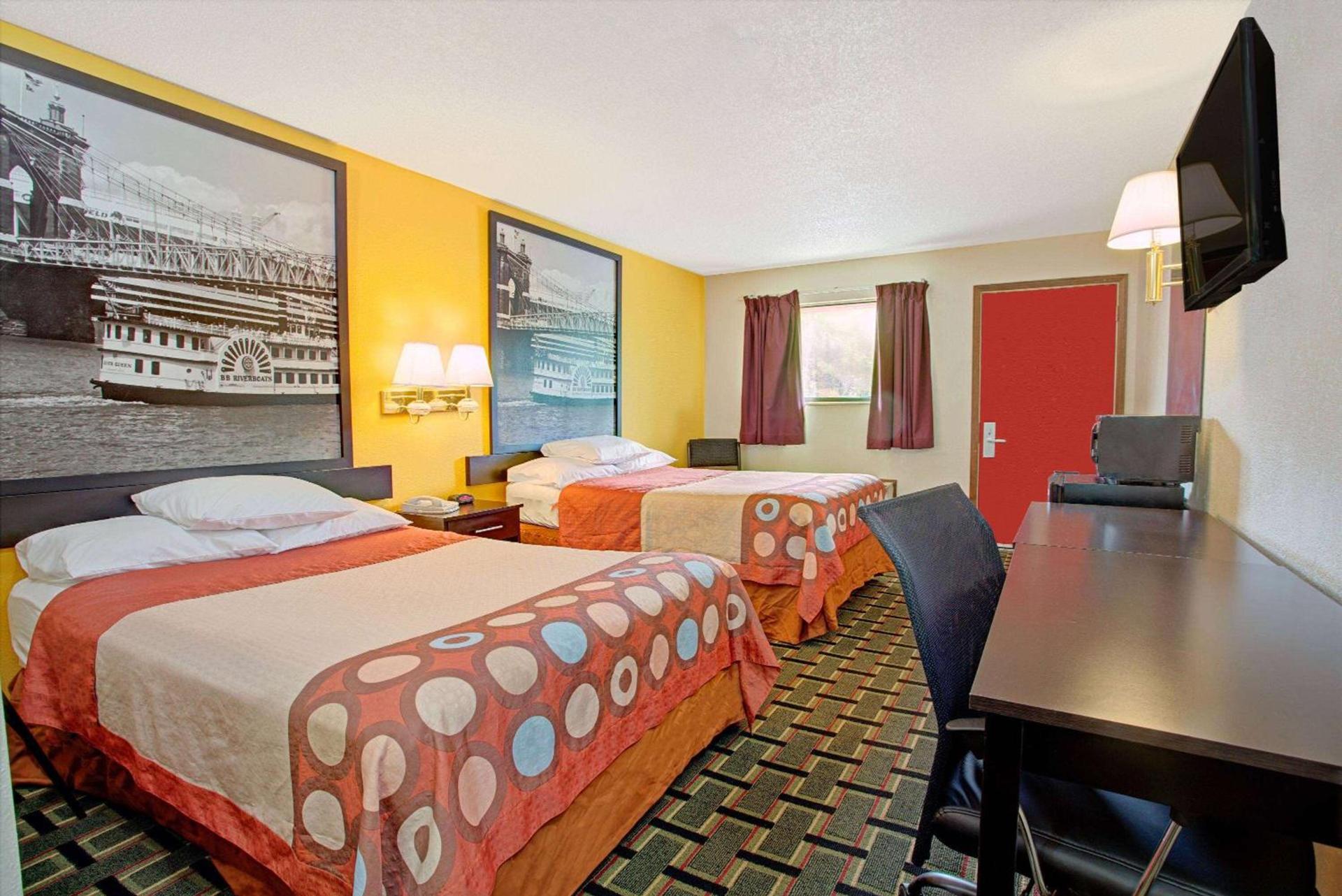 Super 8 by Wyndham Cincinnati-Springdale OH photo 8