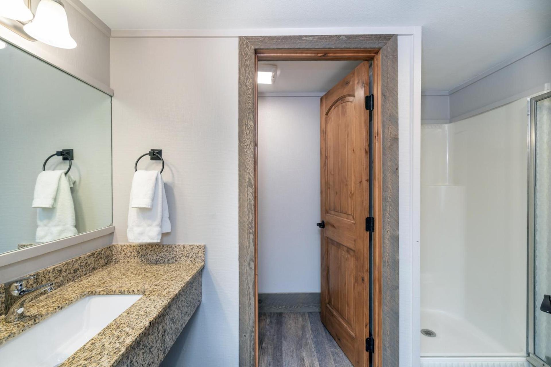 Mountainside Inn 208 by Alpine Lodging Telluride photo 3