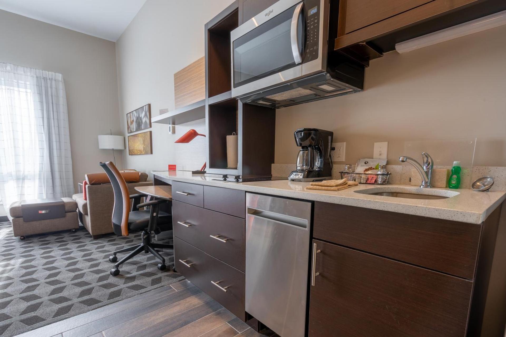 TownePlace Suites by Marriott Clinton photo 4
