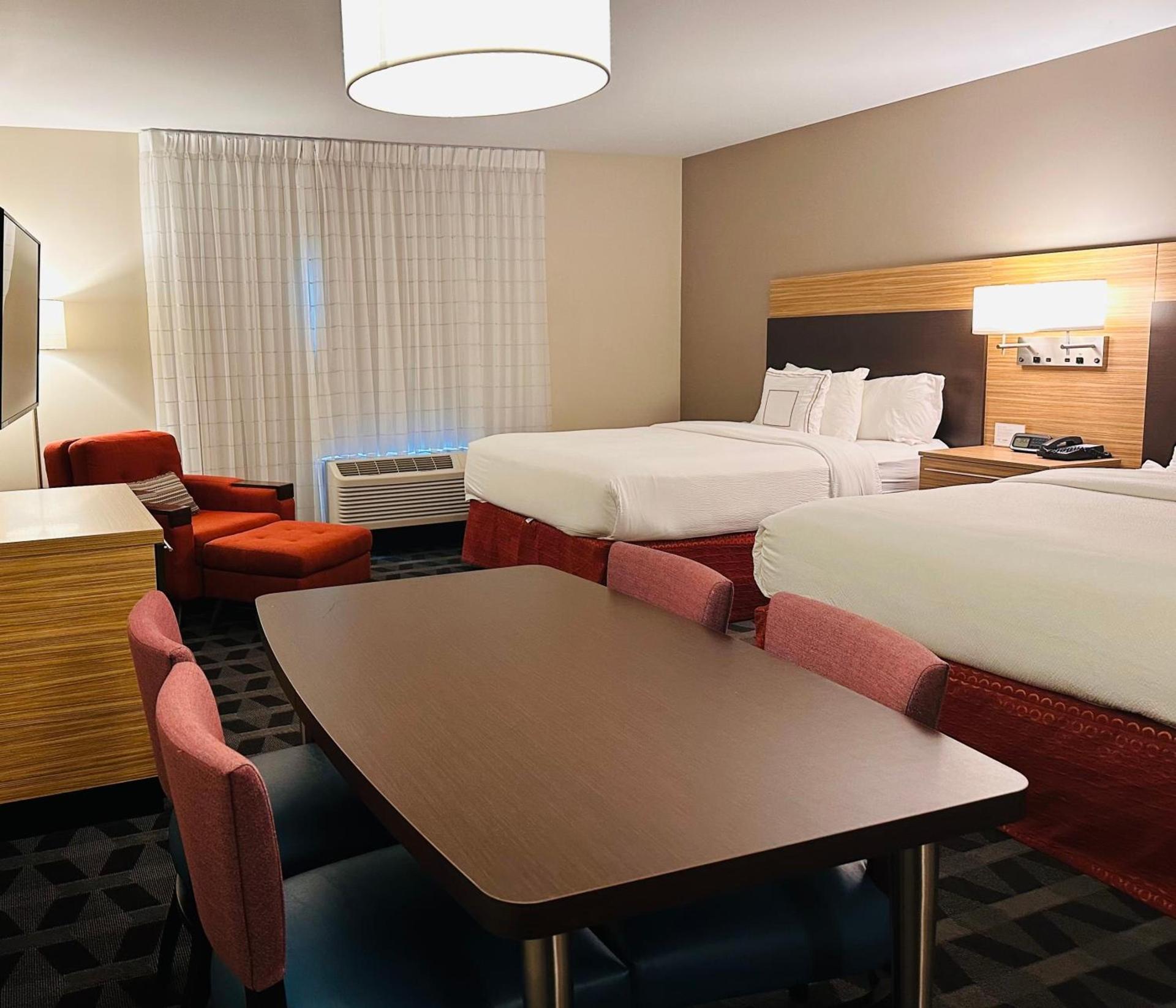 TownePlace Suites by Marriott Clinton photo 5