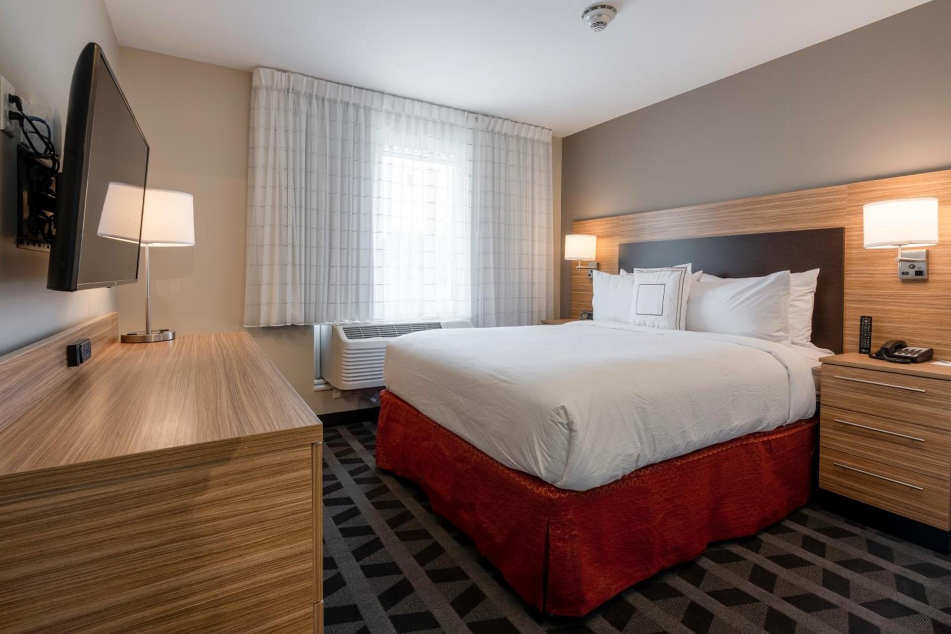 TownePlace Suites by Marriott Clinton photo 6