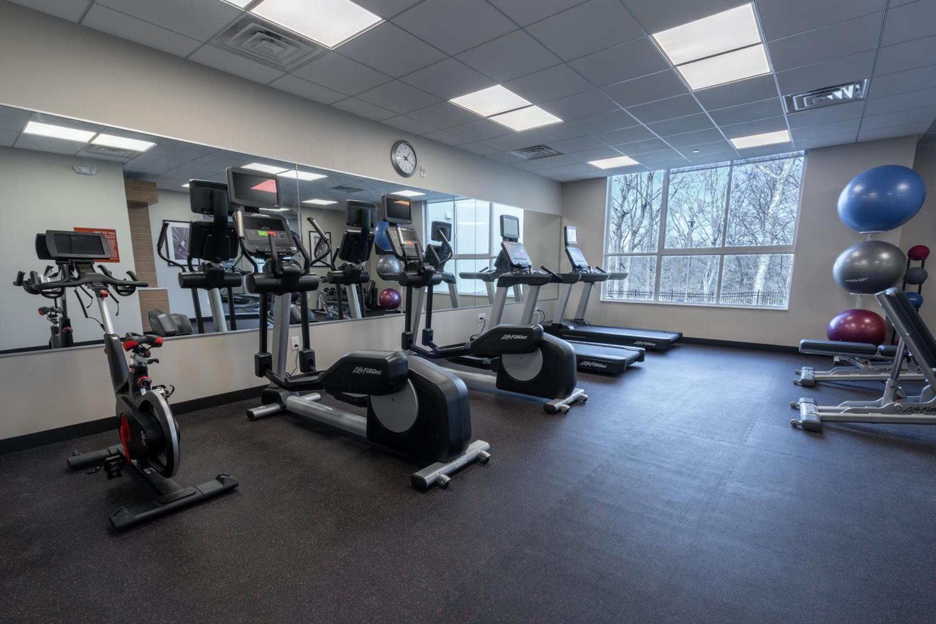 TownePlace Suites by Marriott Clinton photo 8
