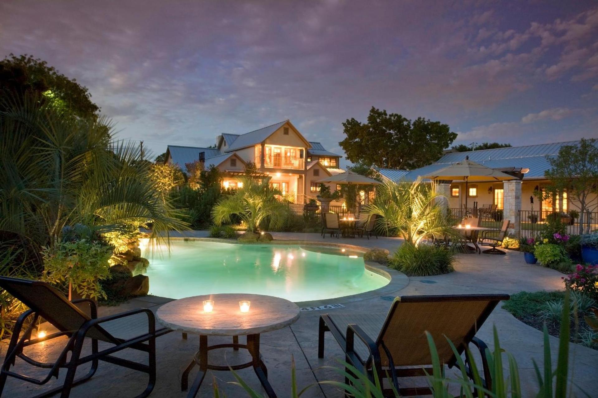 Inn on Lake Granbury a Boutique Hotel photo 2