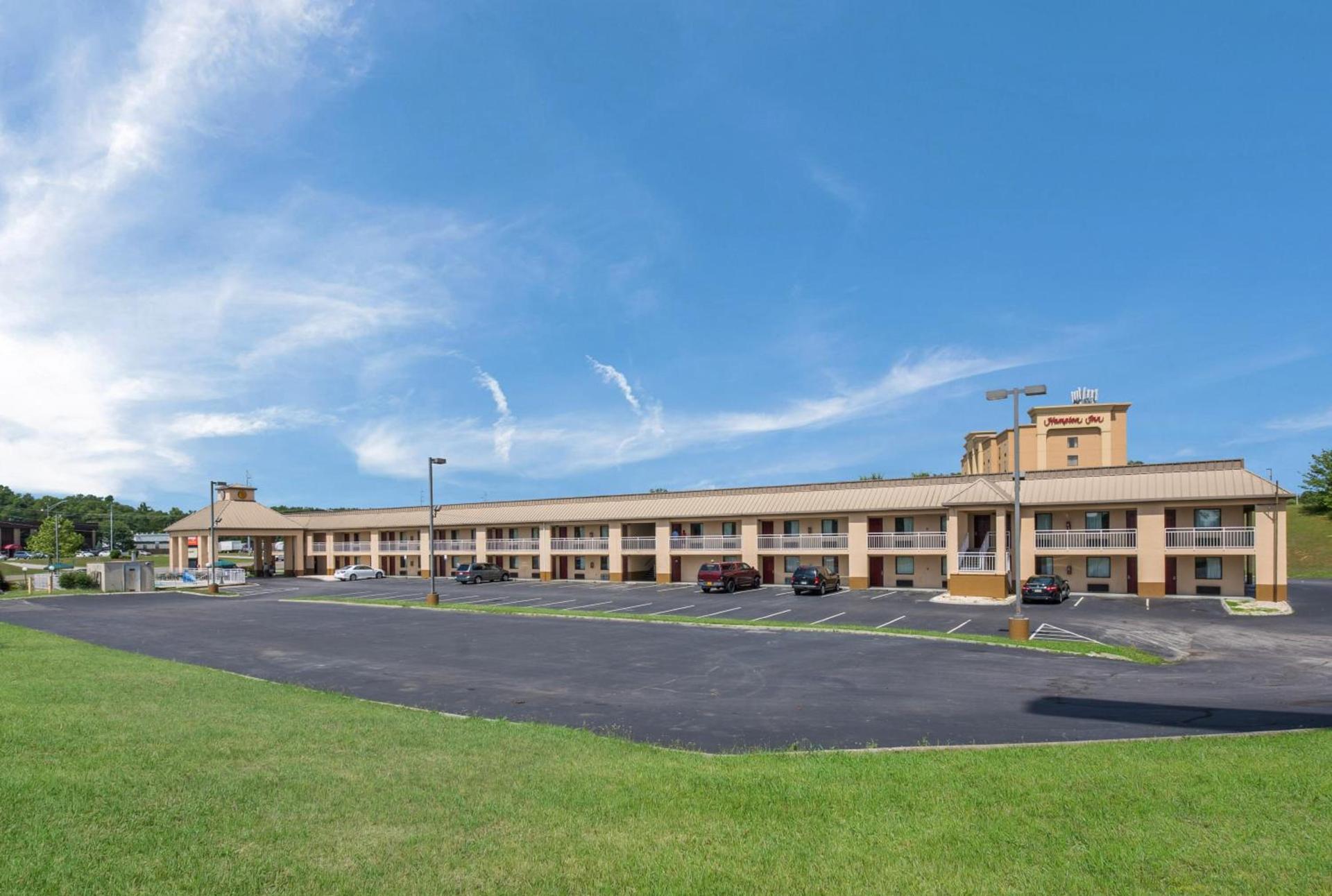Econo Lodge Inn & Suites Knoxville East photo 31