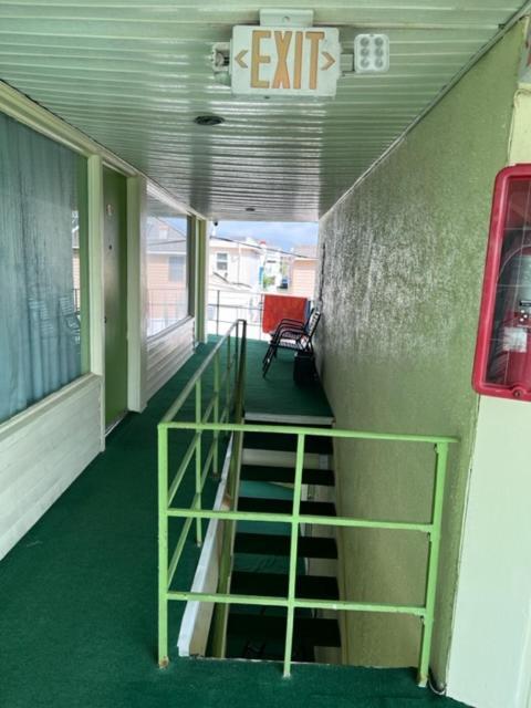 Caribbean Motel photo 20