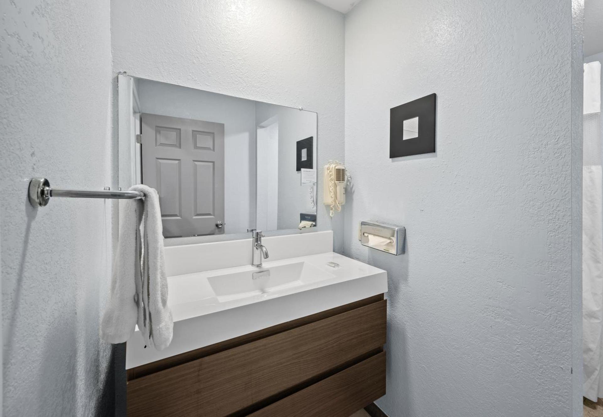 Sol Springs Inn photo 18