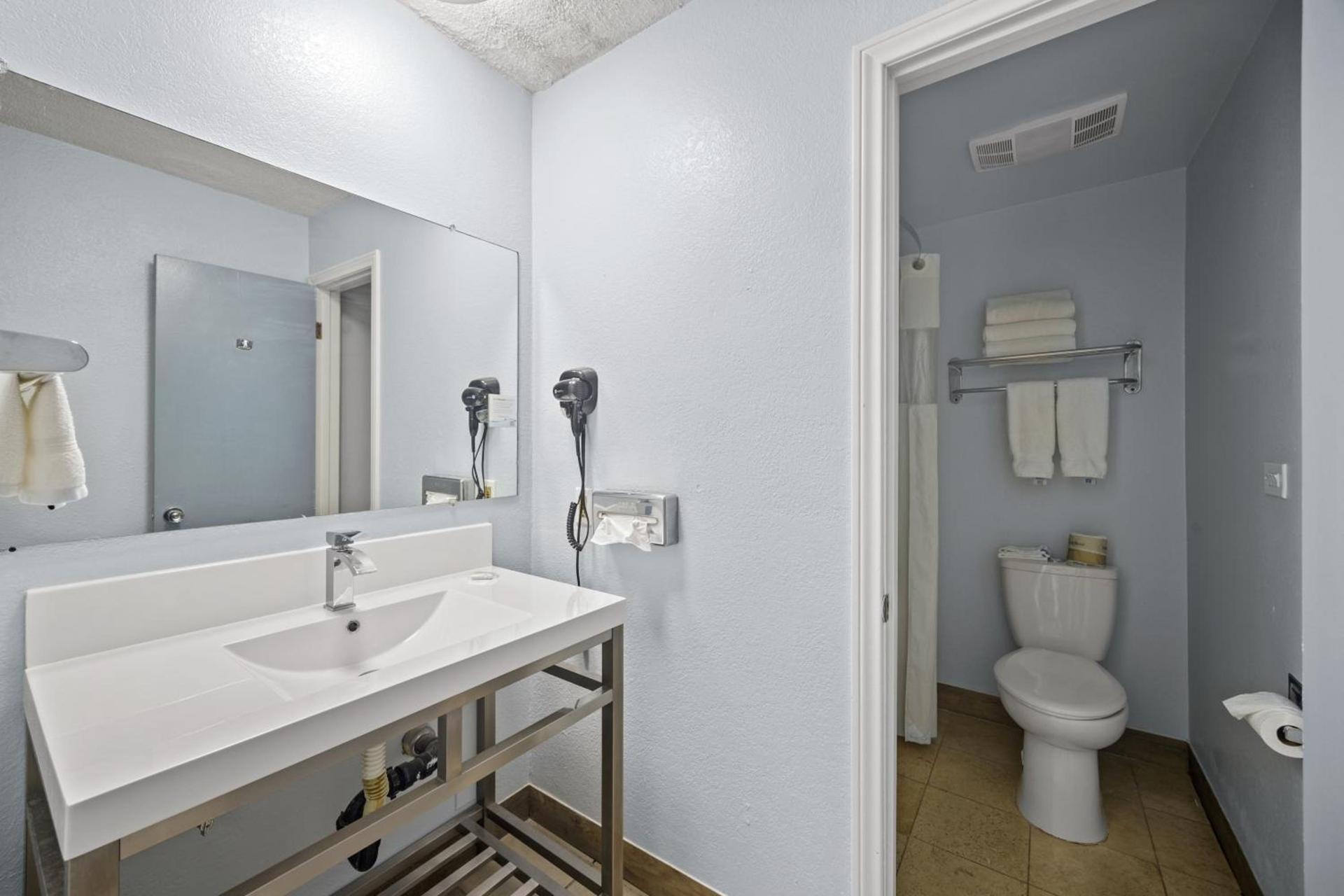 Sol Springs Inn photo 8