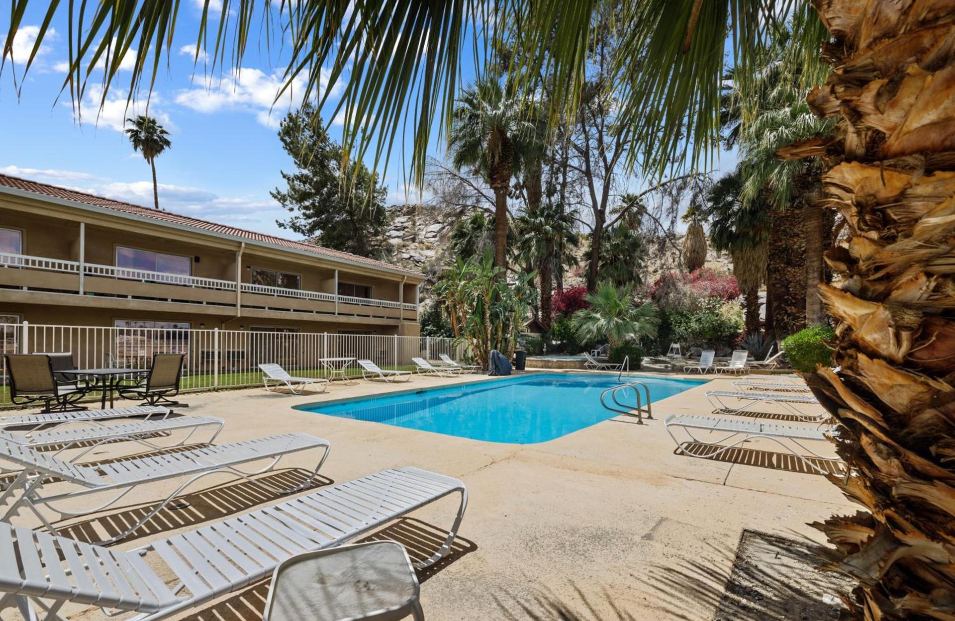 Sol Springs Inn photo 12